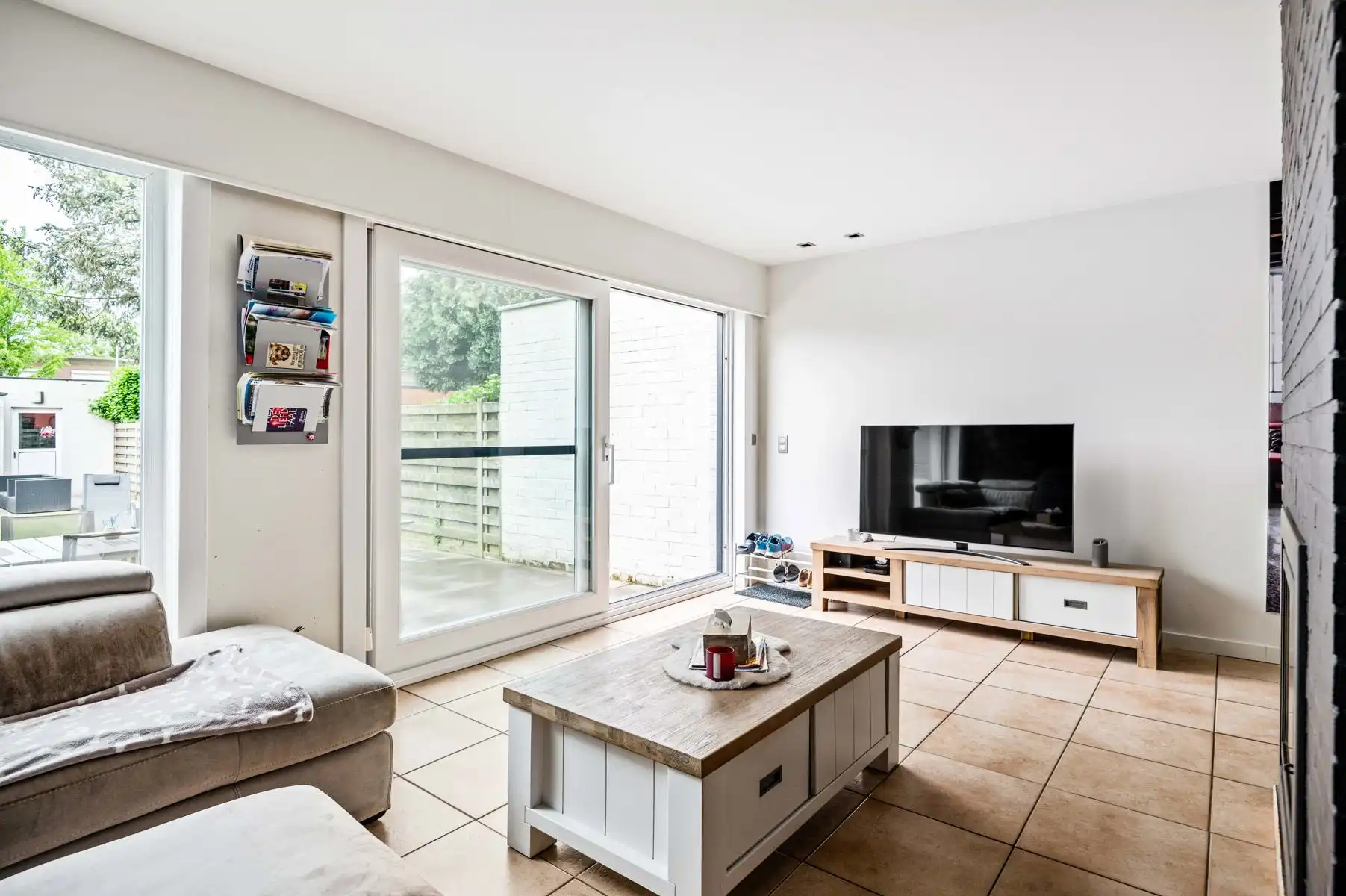 Gelijkvloers wonen met twee achterliggende garageboxen + oprit foto 9
