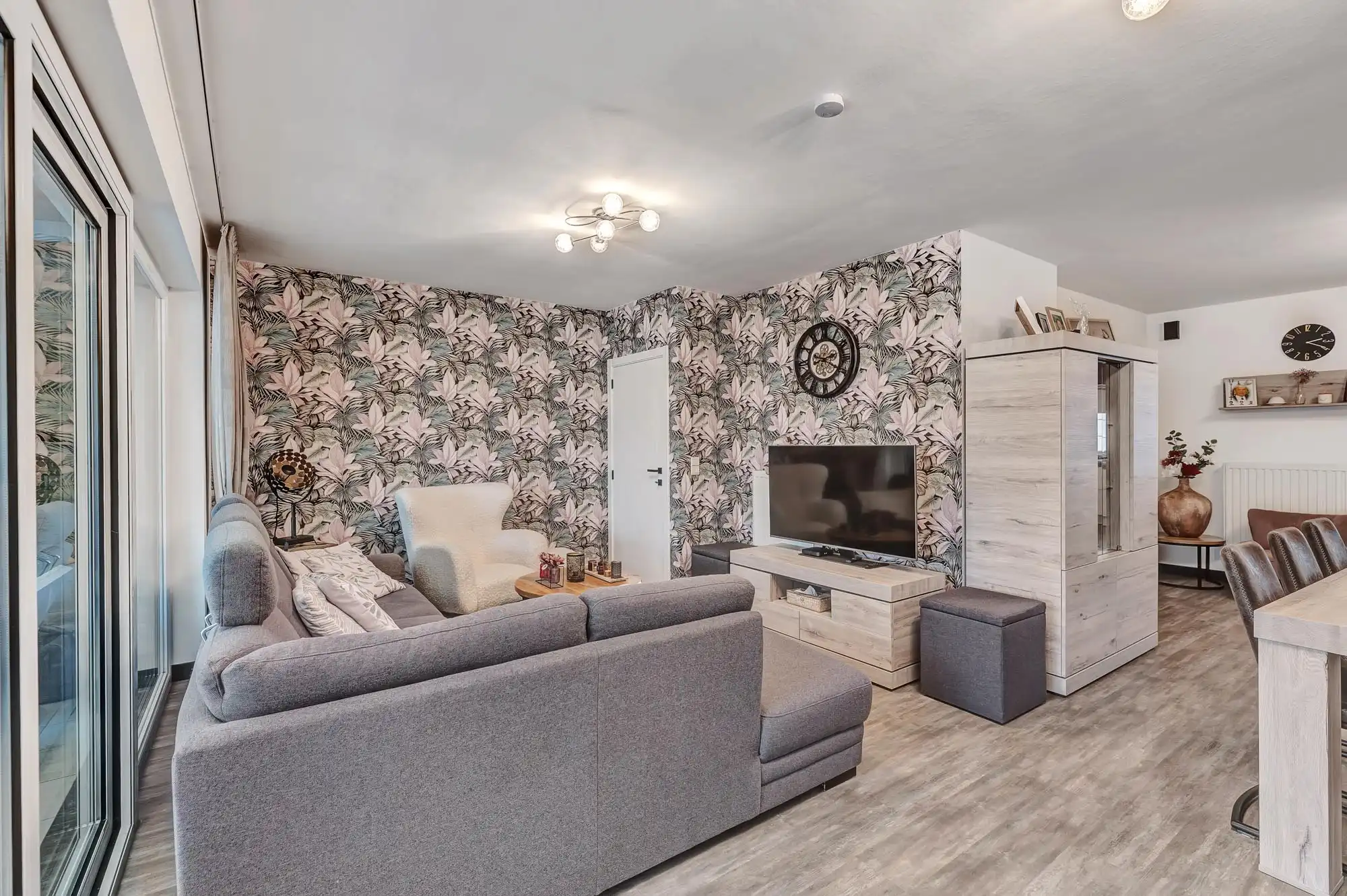 Instapklare woning met garage en tuin foto 8