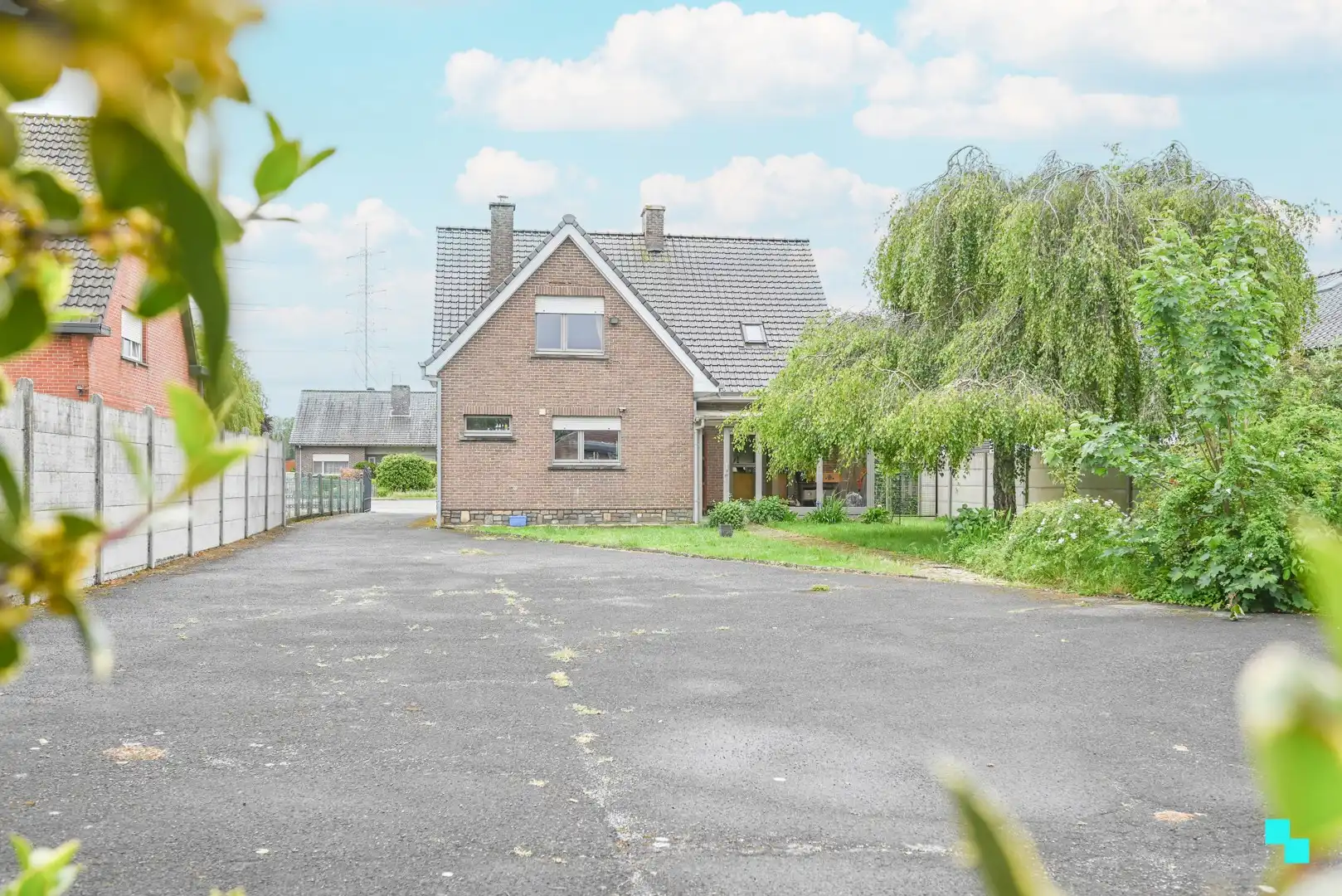 Alleenstaande woonst met atelier/loods foto 15