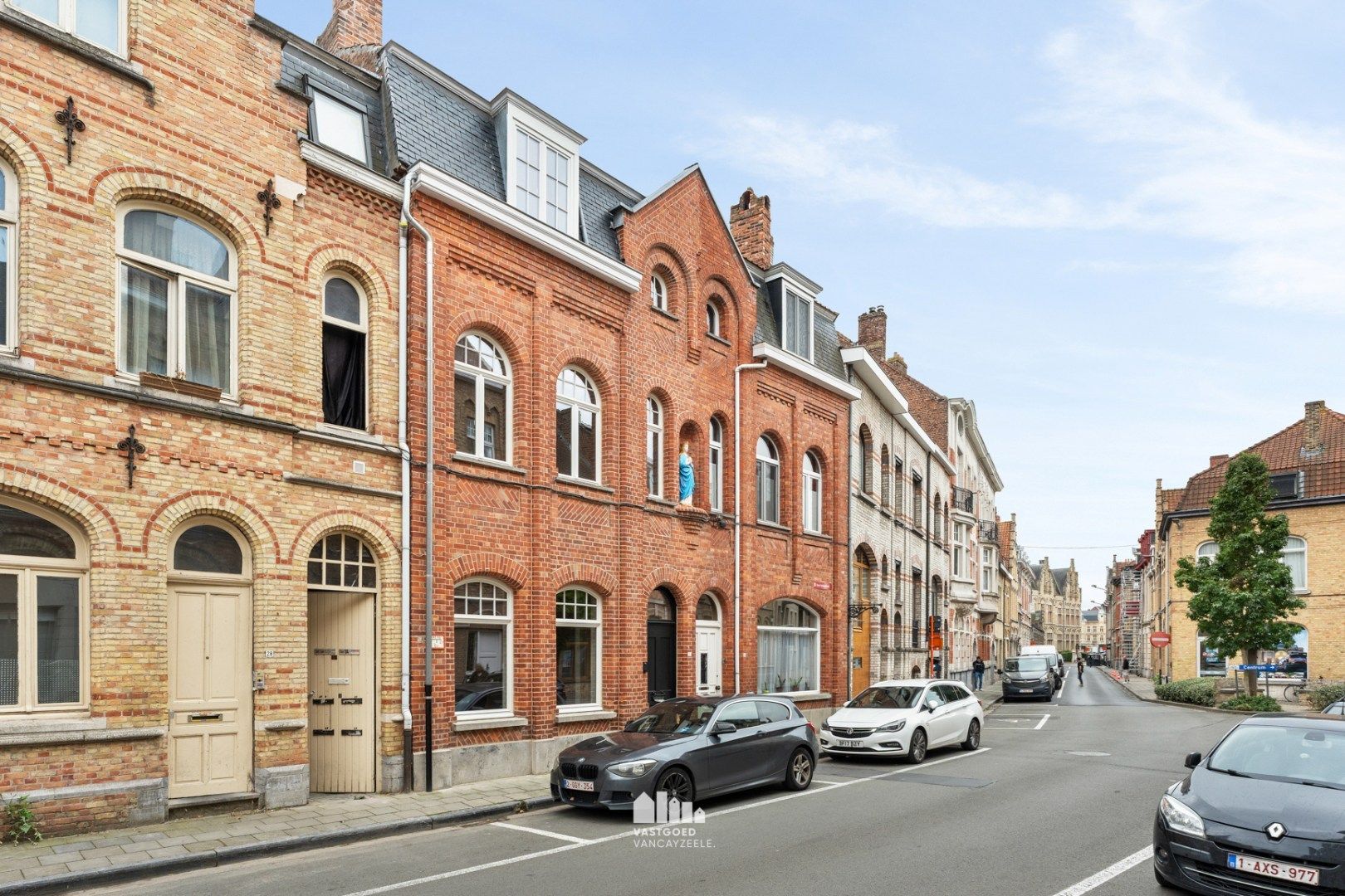 Karaktervolle en volledig gerenoveerde woning op wandelafstand van de Markt in Ieper foto 3