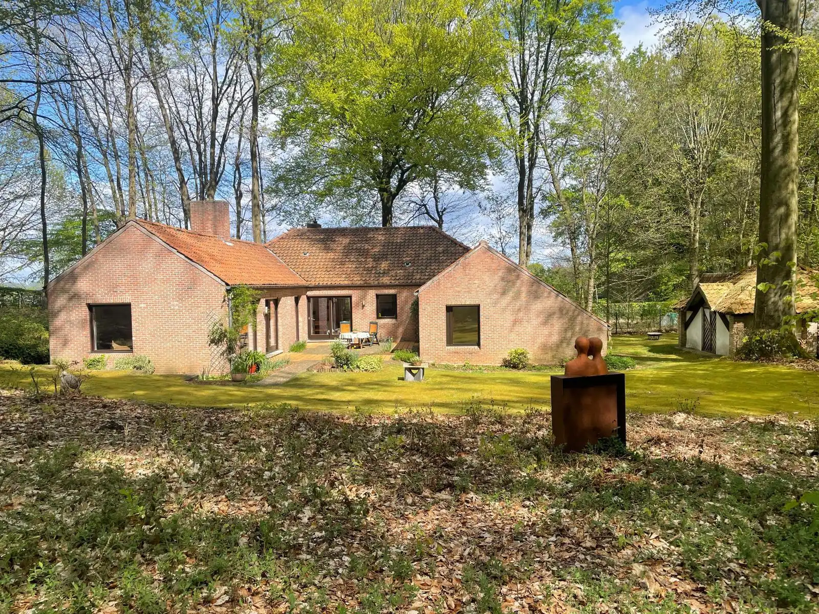 exclusieve villa met bouwgrond foto {{pictureIndex}}