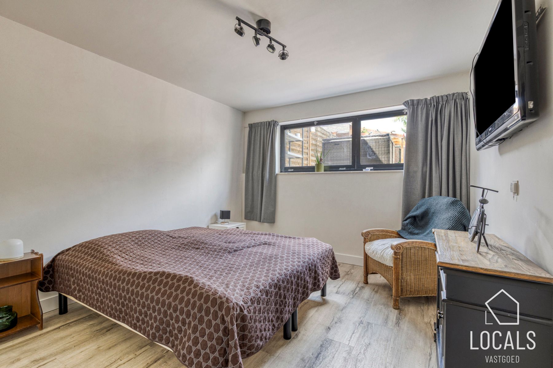 Appartement met garage, tuin en 2 slaapkamers op topligging foto 16