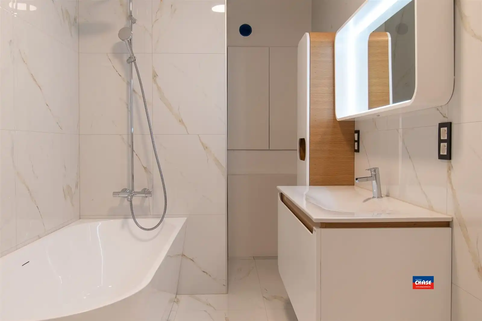 Nieuwbouwwoning met 4 slpks, 3 badk en tuin foto 16