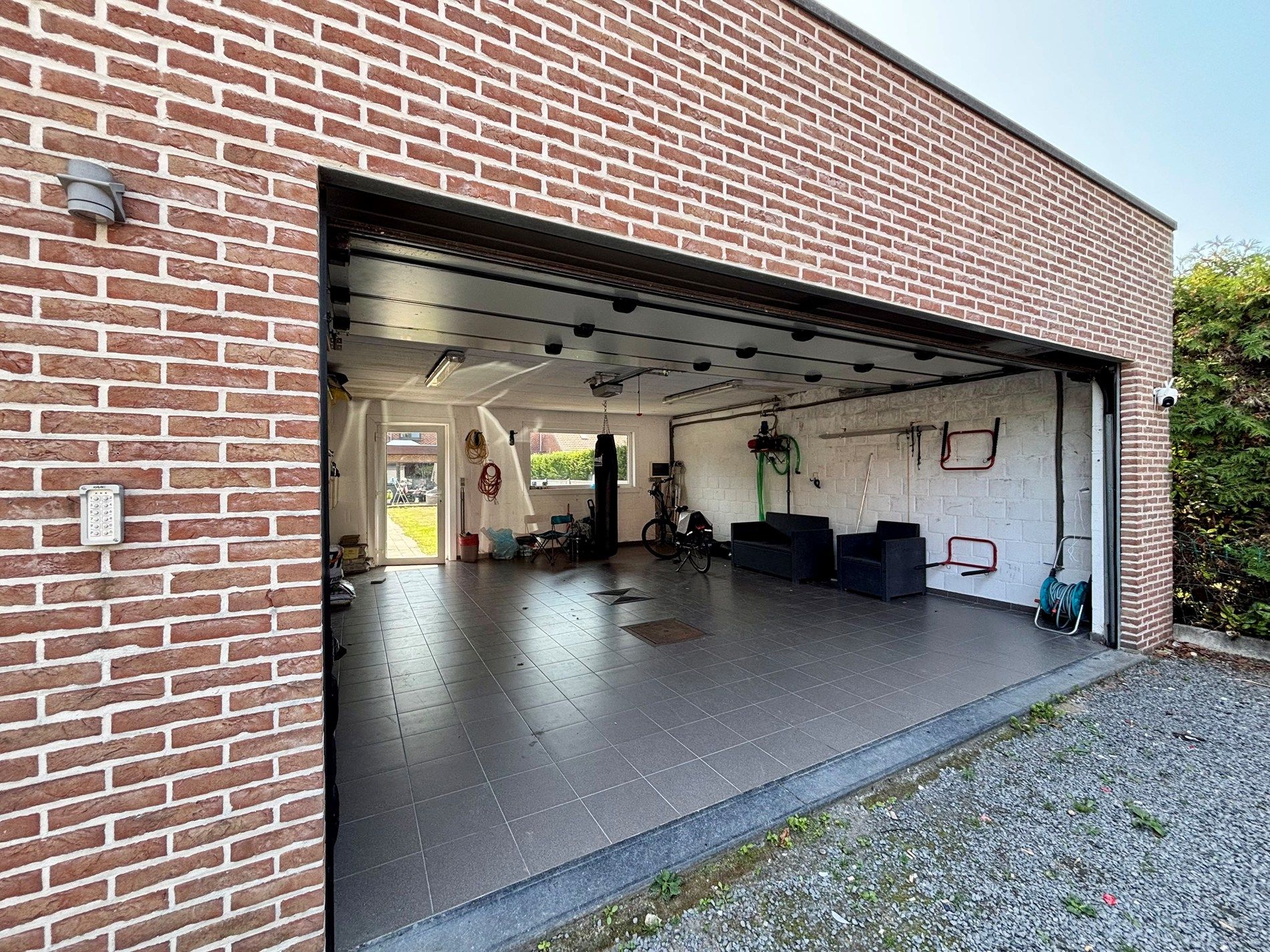 Lichtrijke woning met 4 slaapkamers en dubbele garage in Kuurne! foto 9