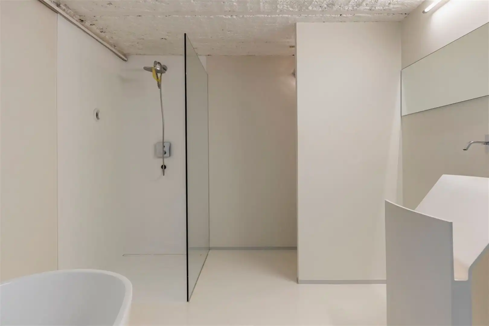 Trendy loft met 2 parkeerplaatsen foto 23