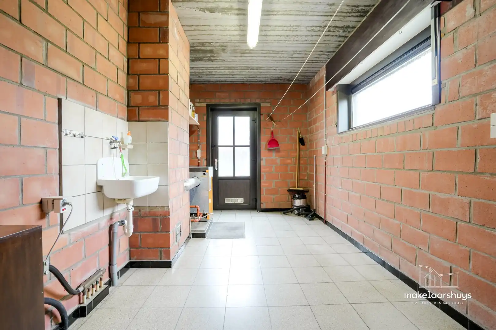 Goed onderhouden bungalow met ruime zolder.   foto 13