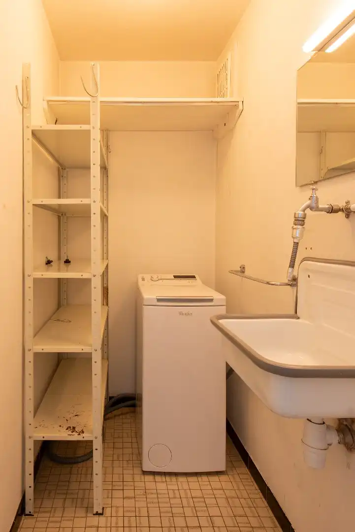 Instapklaar appartement op het gelijkvloers met prachtig zicht op zee. Gelegen aan de Zeedijk, op een toplocatie aan het strand. foto 14