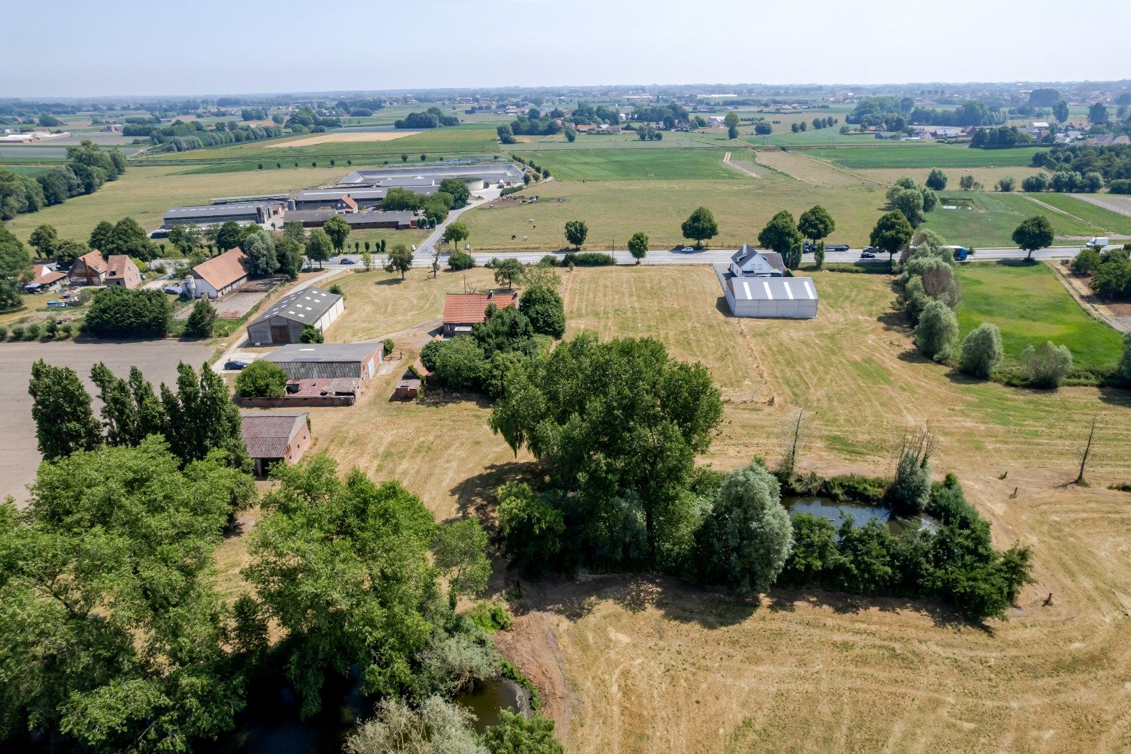 Karaktervolle hoeve met rustieke elementen. Aankoop tot domein van 4 hectare. foto 22