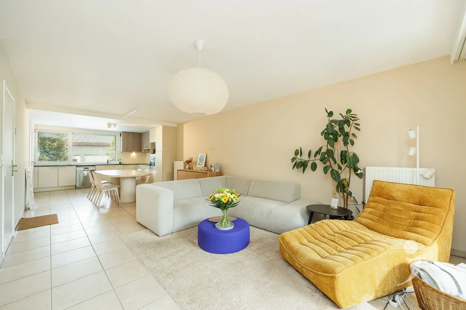 Ruim appartement met groot terras en 2 slaapkamers foto 9