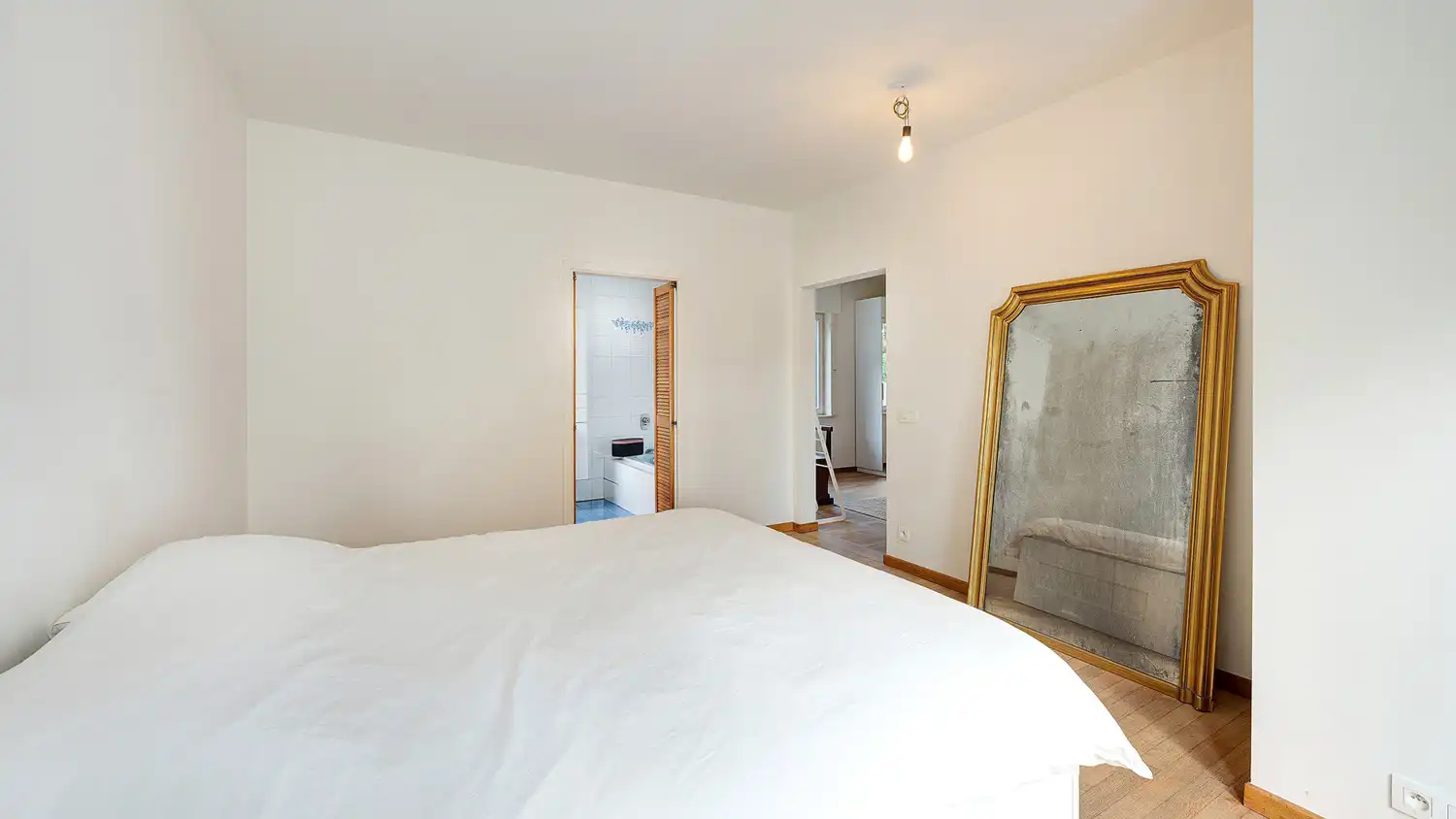 Grote moderne villa met zwembad op uitzonderlijk groot perceel. foto 10