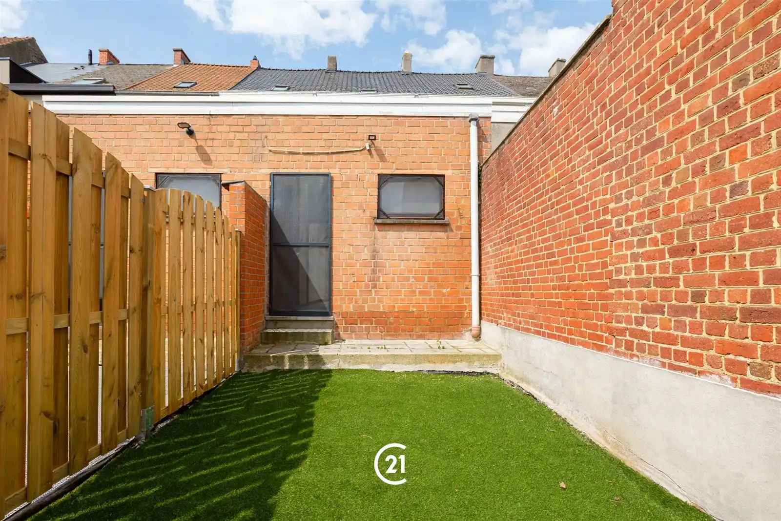 Instapklare woning in het centrum van Zottegem! foto 12