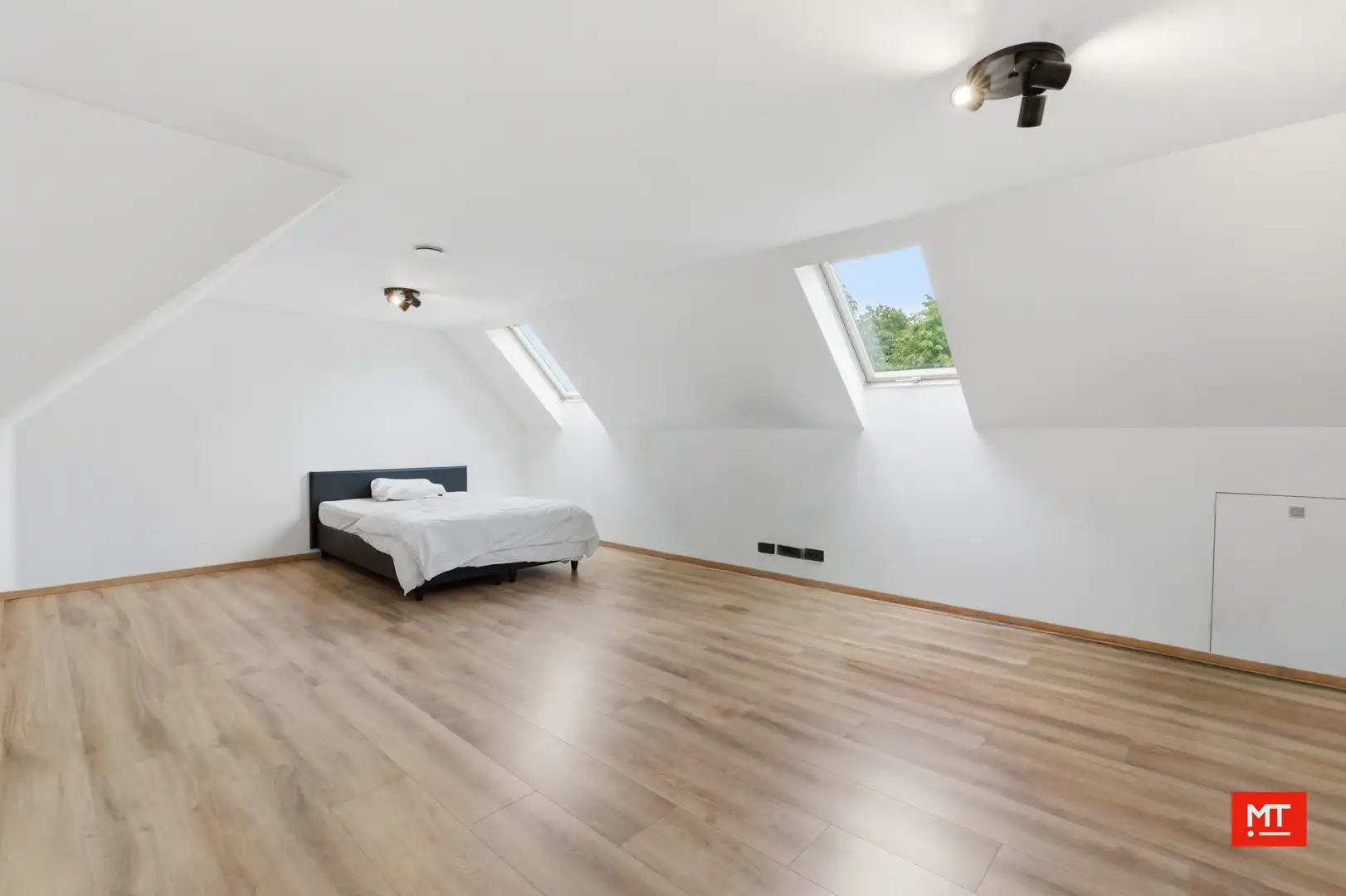 Instapklare alleenstaande woning op een rustige locatie in de dorpskern van Beselare foto 15