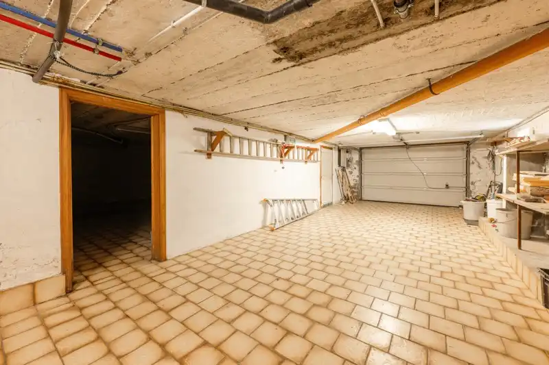 Zeer ruime en rustig gelegen villa TE KOOP in Sint-Eloois-Vijve! foto 22