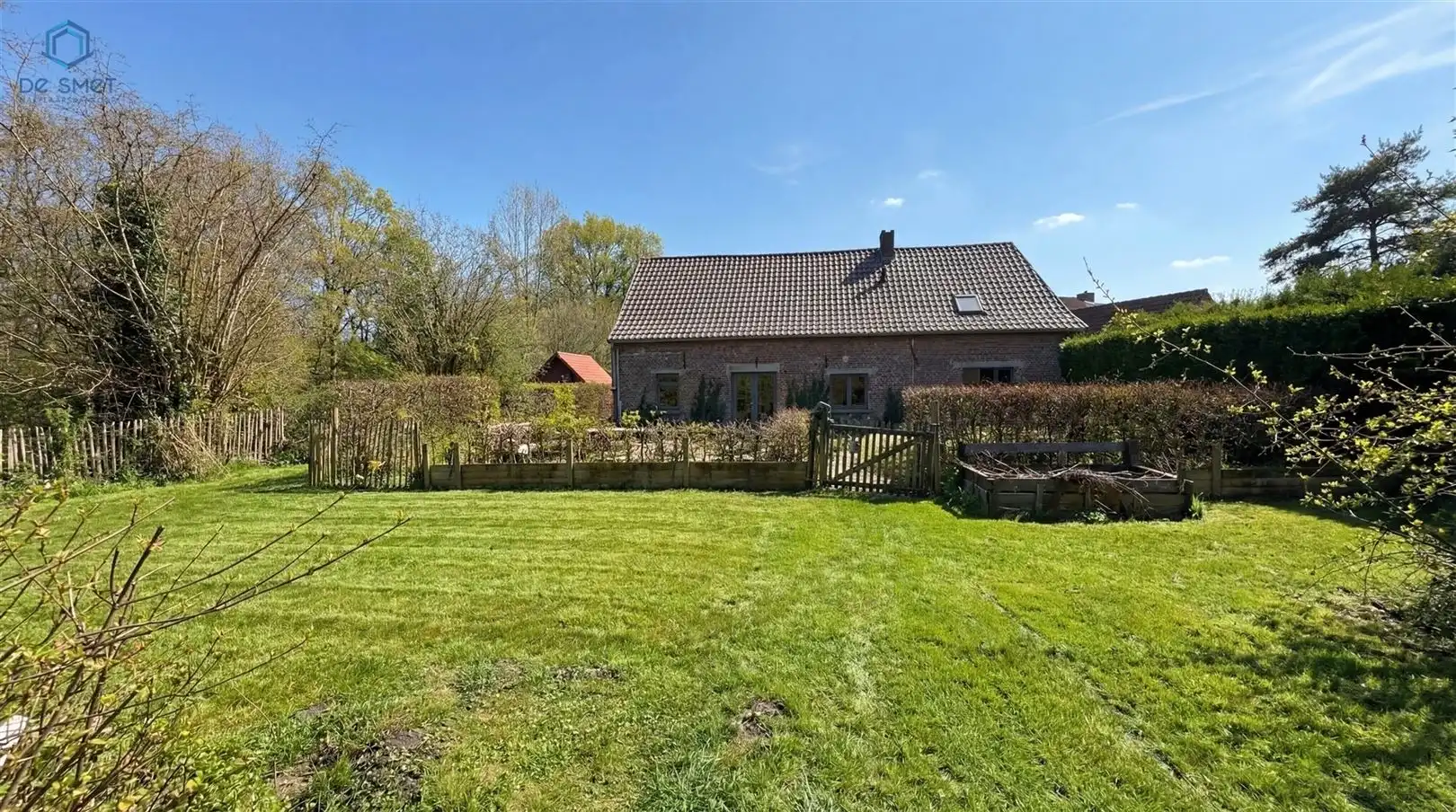 Charmante te renoveren fermette in een rustige, doodlopende straat te Flobecq foto 3