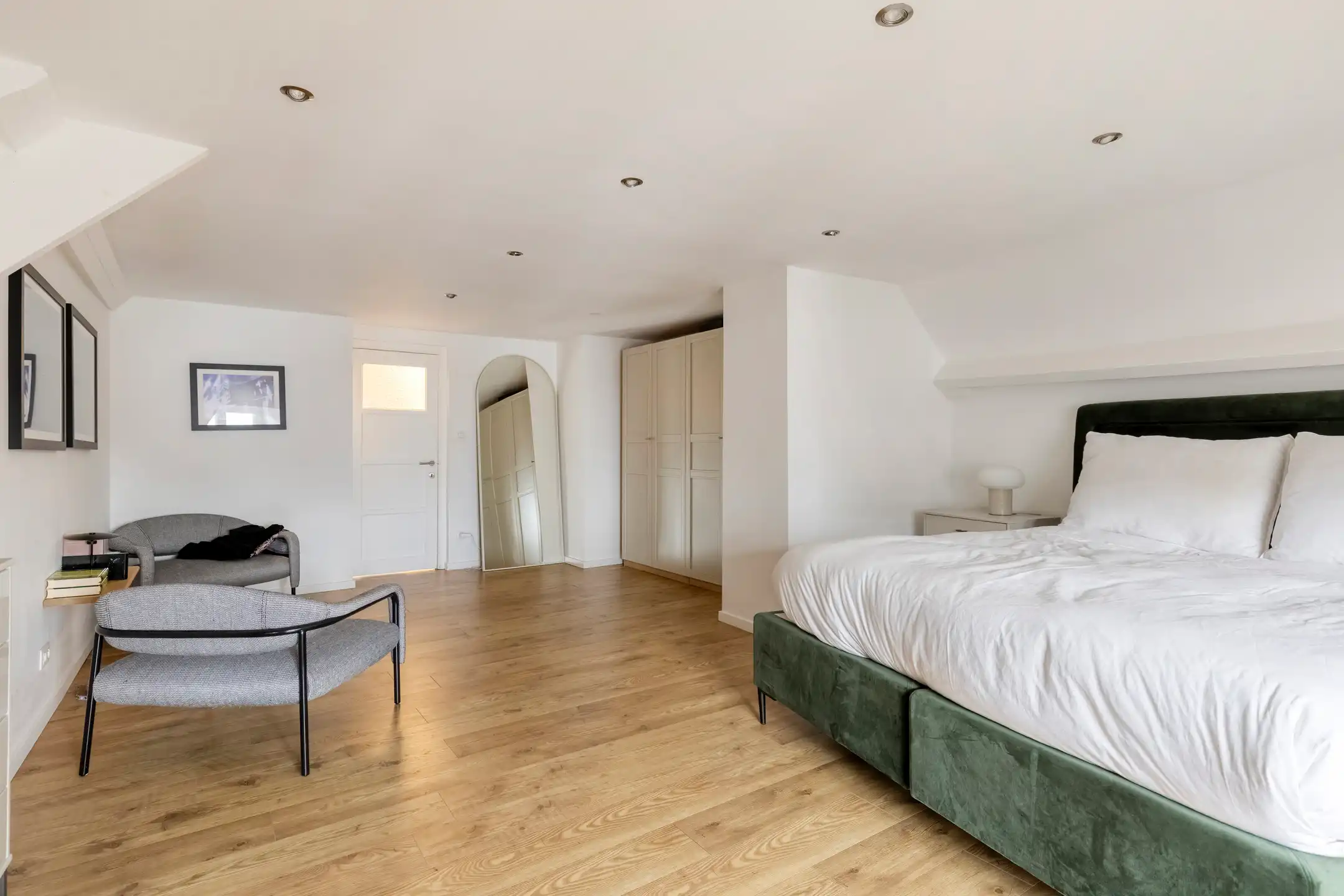 🏡 Volledig gerenoveerde triplex in Drogenbos foto 9