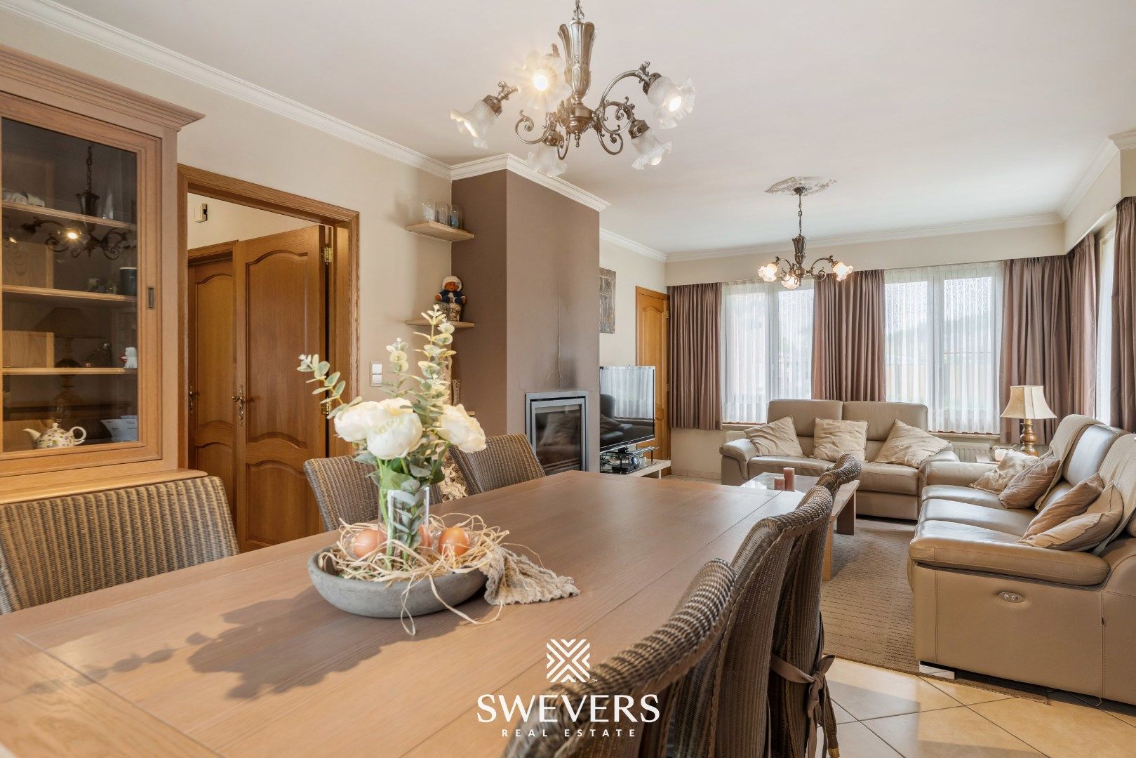 Rustig gelegen ruime woning met 3 slaapkamers op een zonnig perceel van 9a foto 5