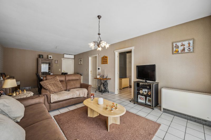 Ruim verhuurd appartement op gelijkvloers foto {{pictureIndex}}