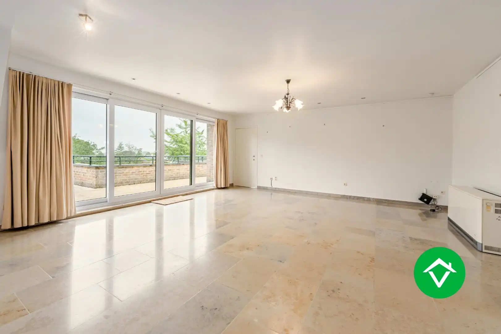 Prachtig gelegen penthouse met 3 slaapkamers en garage in centrum Torhout foto 2