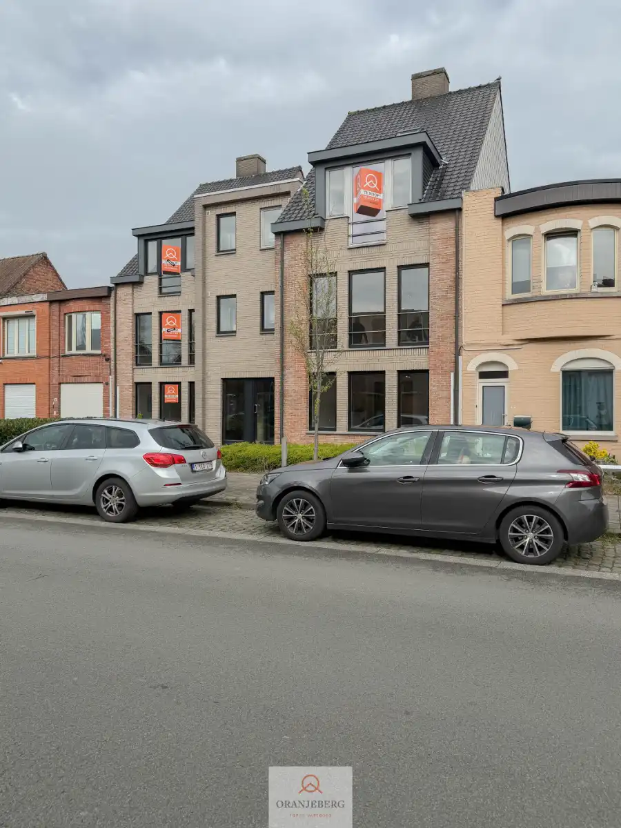 Instapklaar duplex-appartement Wondelgem! foto 15