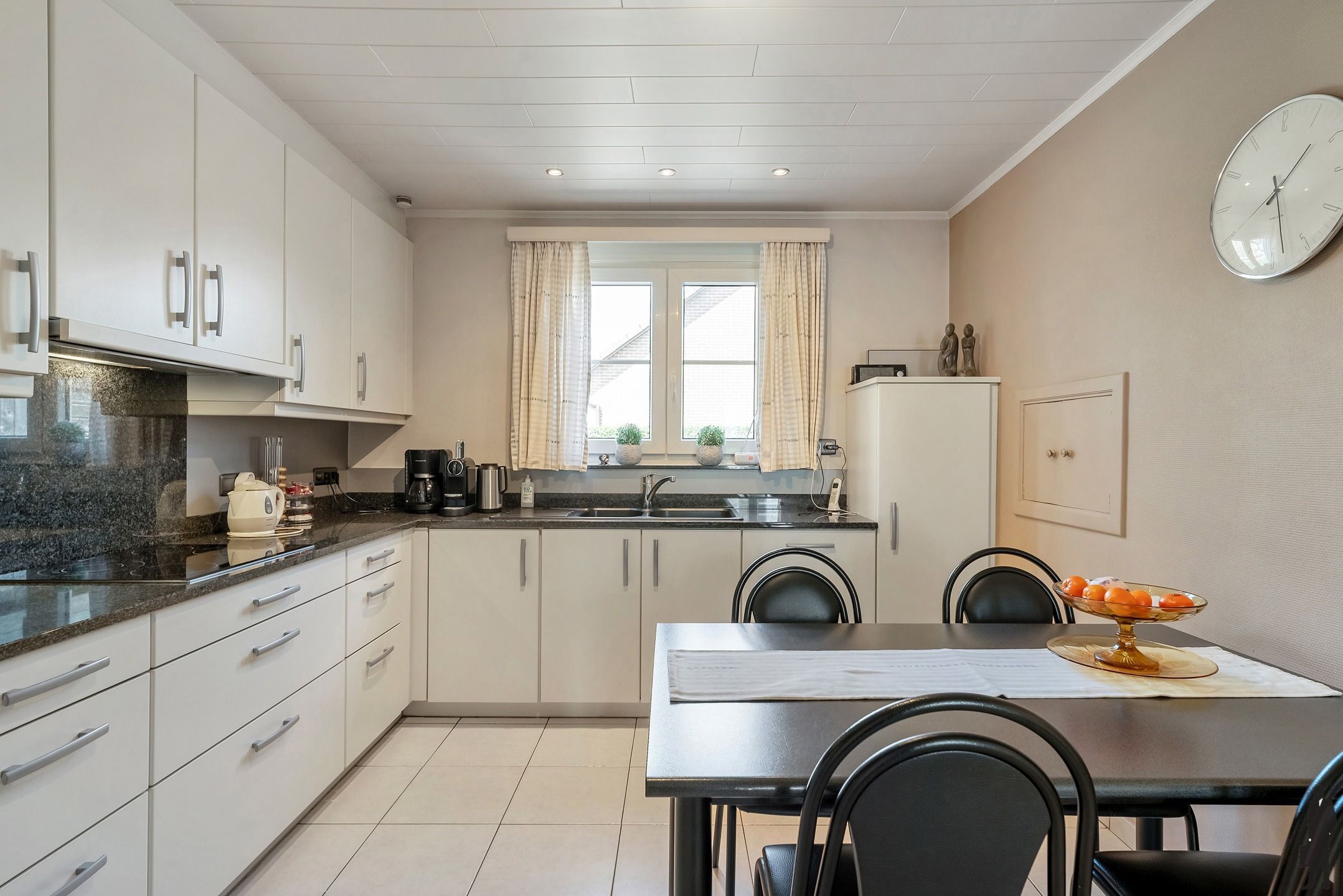 Instapklare woning met tuin en 3 slaapkamers in een rustige buurt van Wortel. foto 14