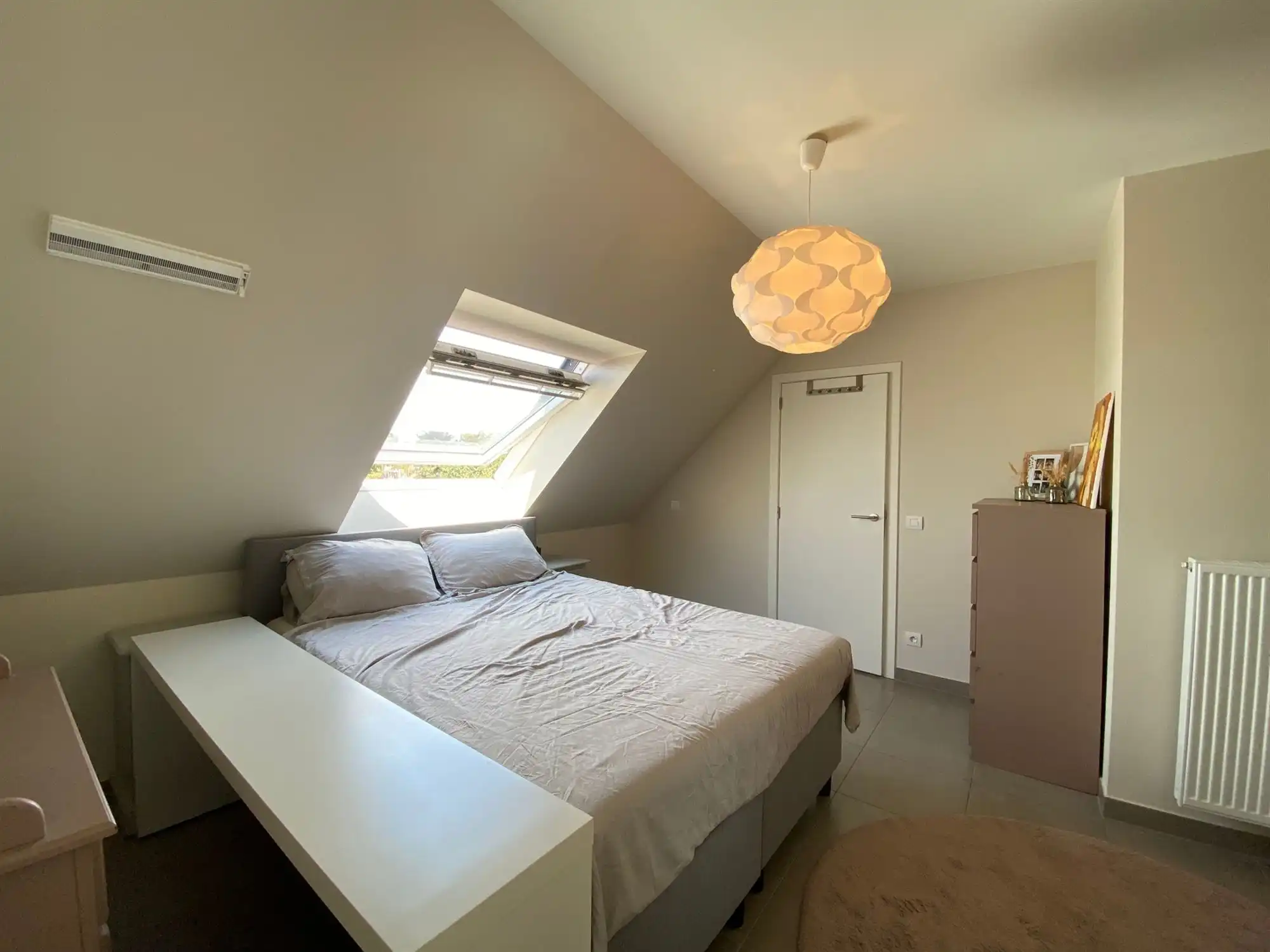 Prachtig energiezuinig dakappartement met 2 slaapkamers, ruim zonovergoten terras en garage in hartje Ertvelde foto 10