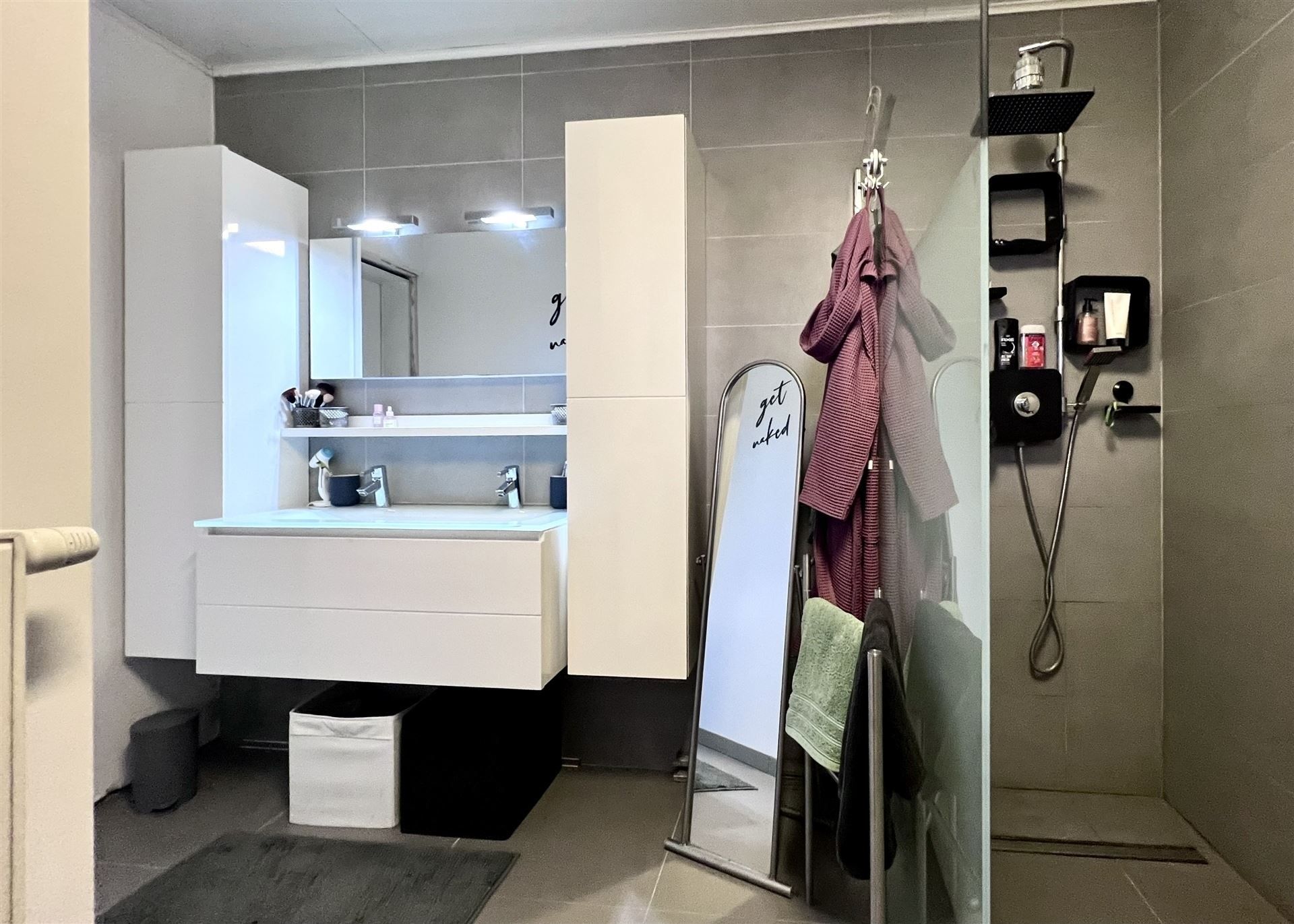 Charmante woning met tuin, garage en 2 staanplaatsen foto 14