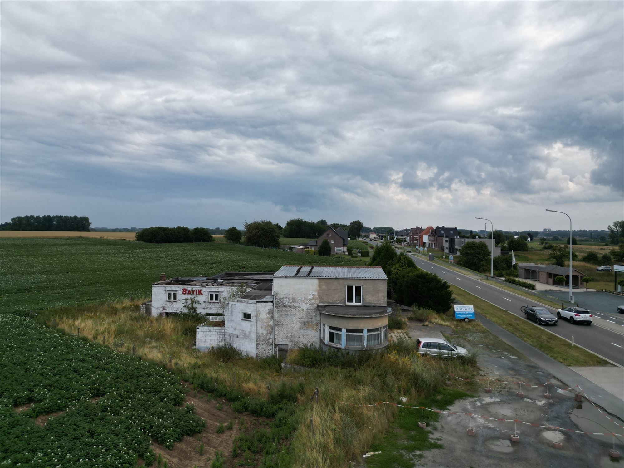 Strategisch gelegen handelspand met woonst te Voorde met een oppervlakte van 2172m² foto 9