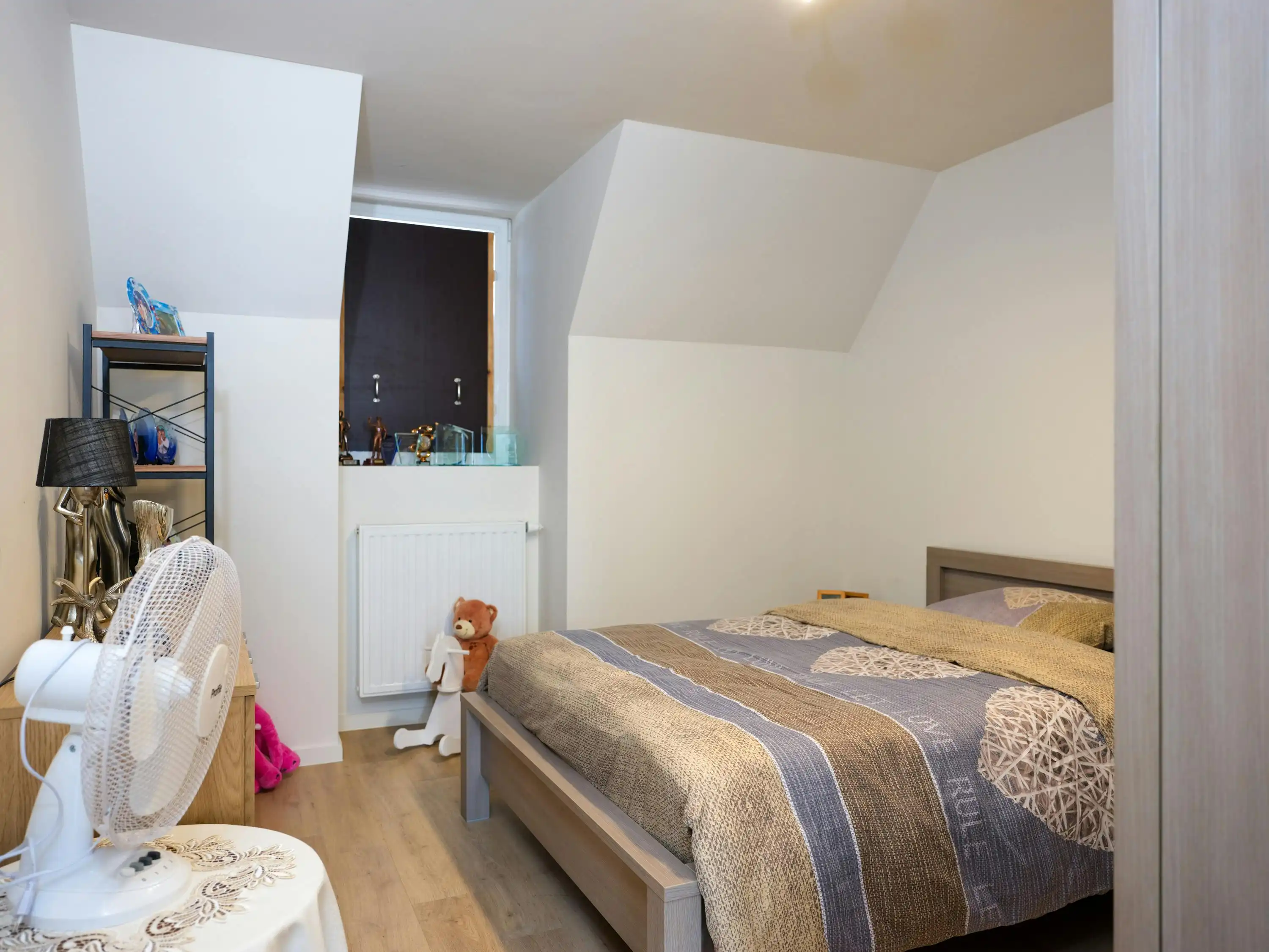 Instapklaar handelspand met woonst te koop op de Boelare in Eeklo foto 15