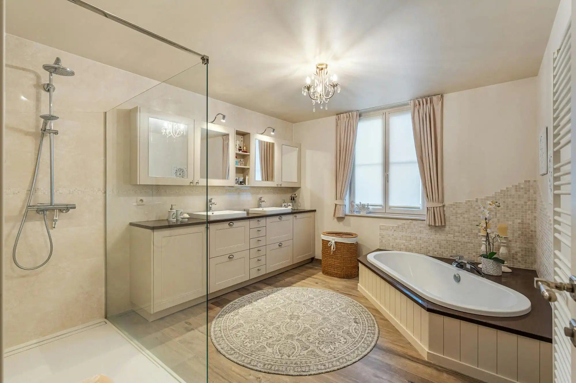 Pastorijvilla met praktijkruimte en studio te Zonhoven foto 22