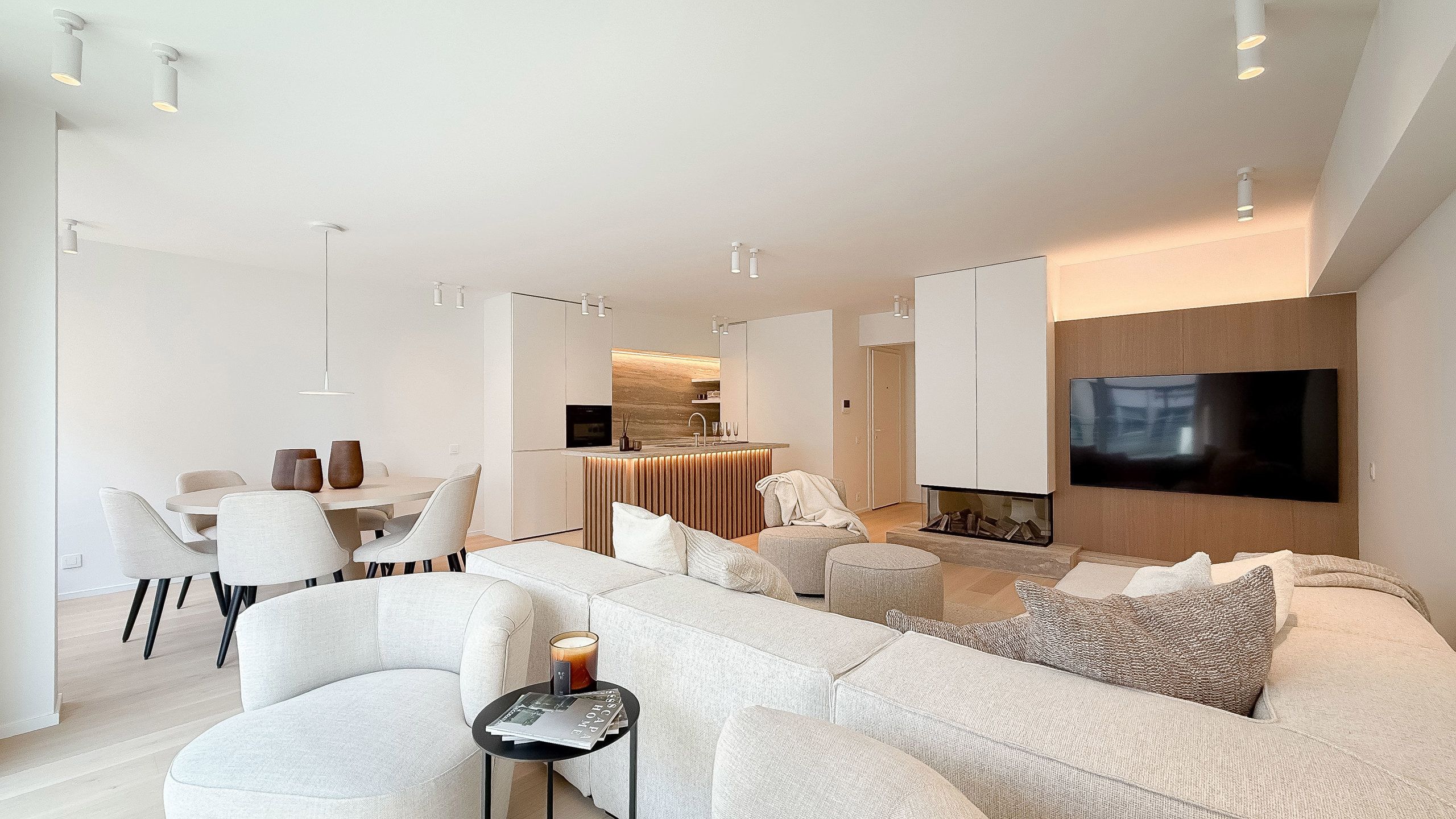 Volledig gerenoveerd appartement / Gemeubileerd / met garage foto 8