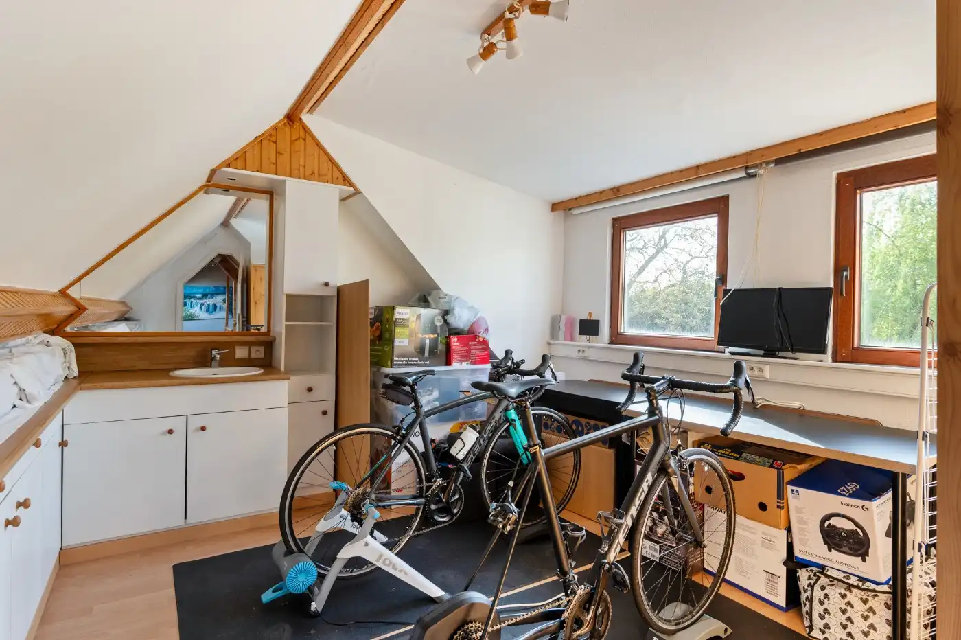 Top gelegen, charmante, vrijstaande woning met 3 slpk. en prachtige zuid-tuin foto 25