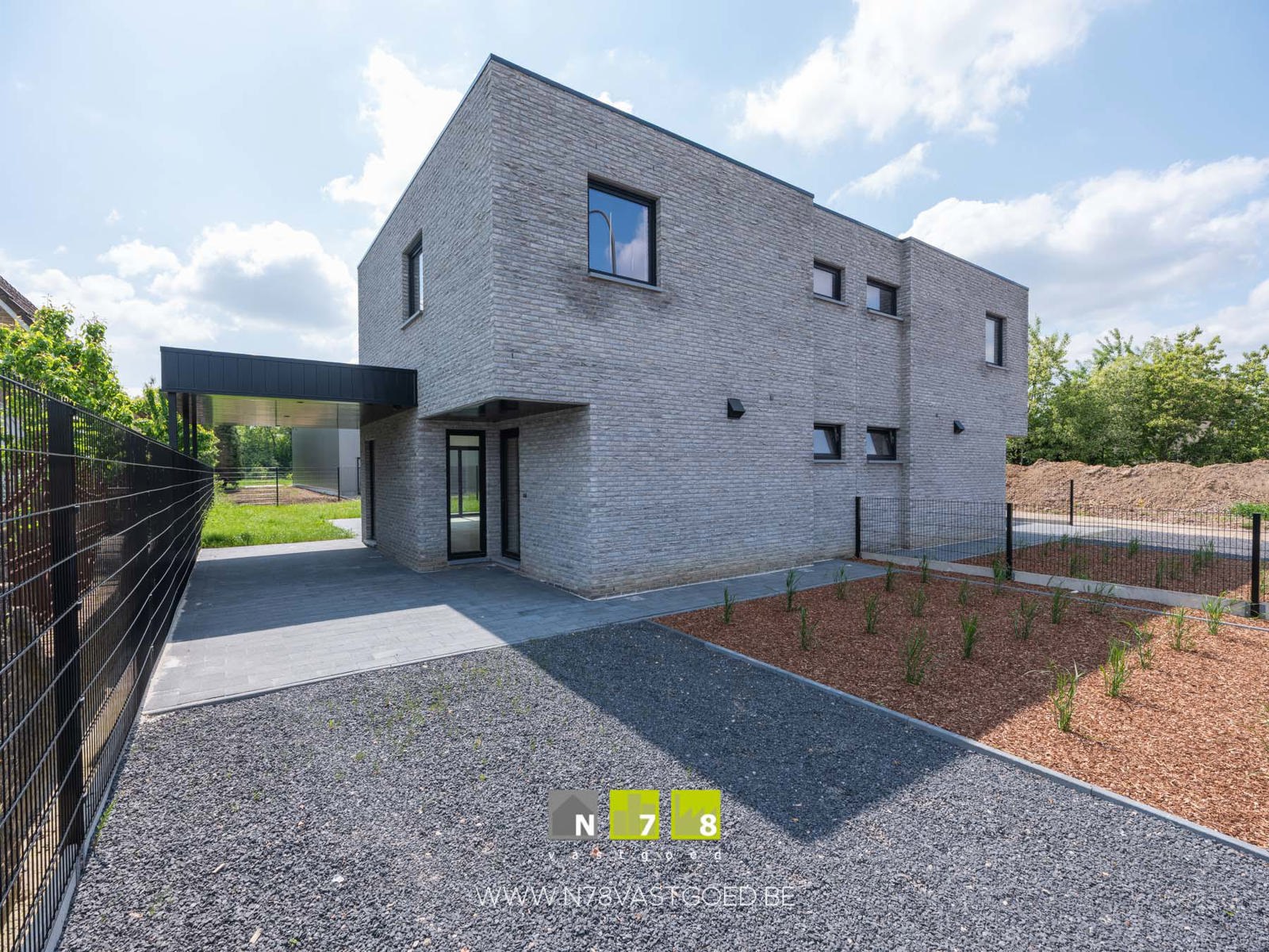 Huis te koop foto {{pictureIndex}}
