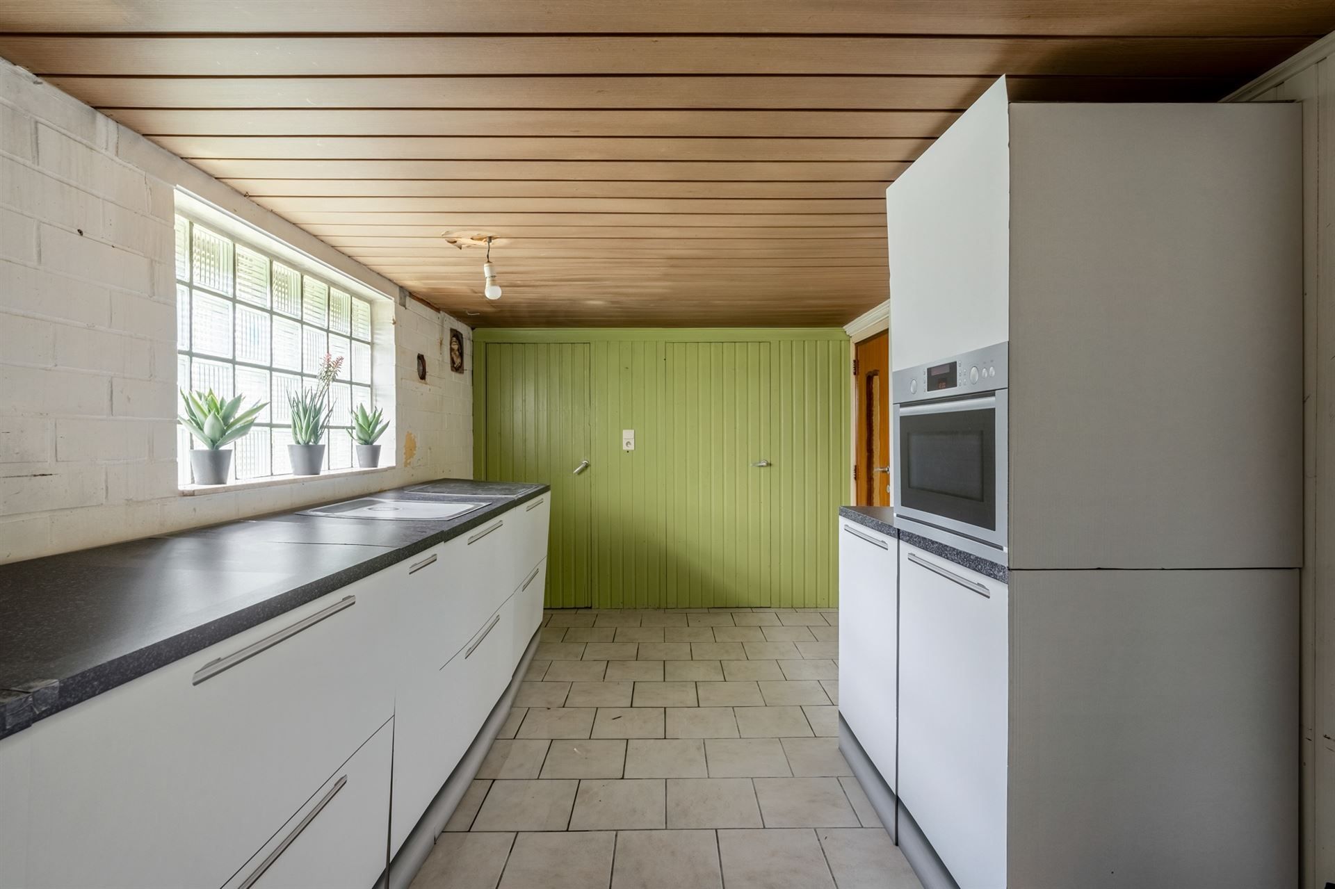 Renovatiewoning met tuin in groene omgeving. foto 12