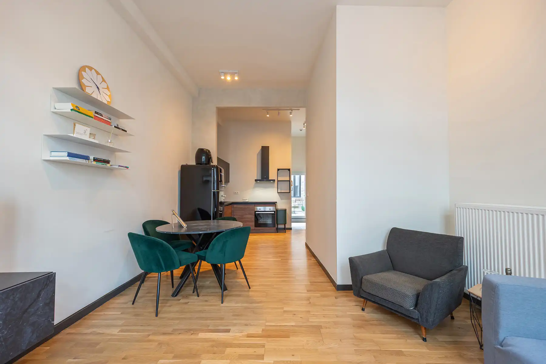 Instapklaar gelijkvloers 1-slaapkamerappartement met terras! foto 3