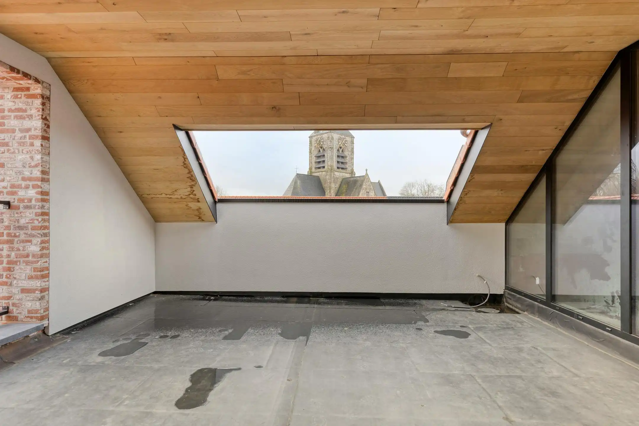 Unieke casco loft (237 m²) met terras in St-Martens-Bodegem foto 4