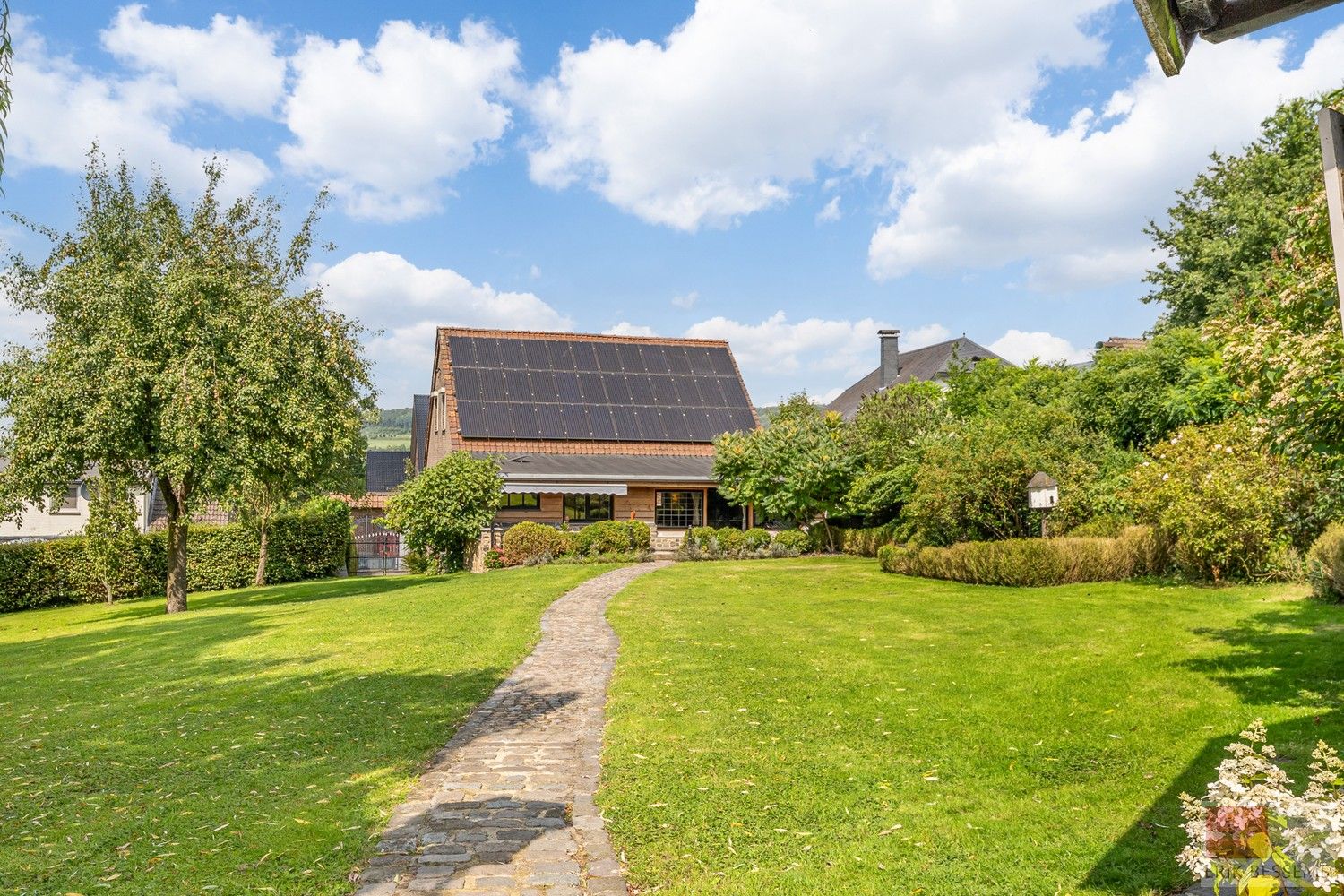 Prachtig gerenoveerde woning/landhuis (van 2011 t.e.m. 2025) gelegen op een ruim perceel van maar liefst circa 6000m2 foto 28