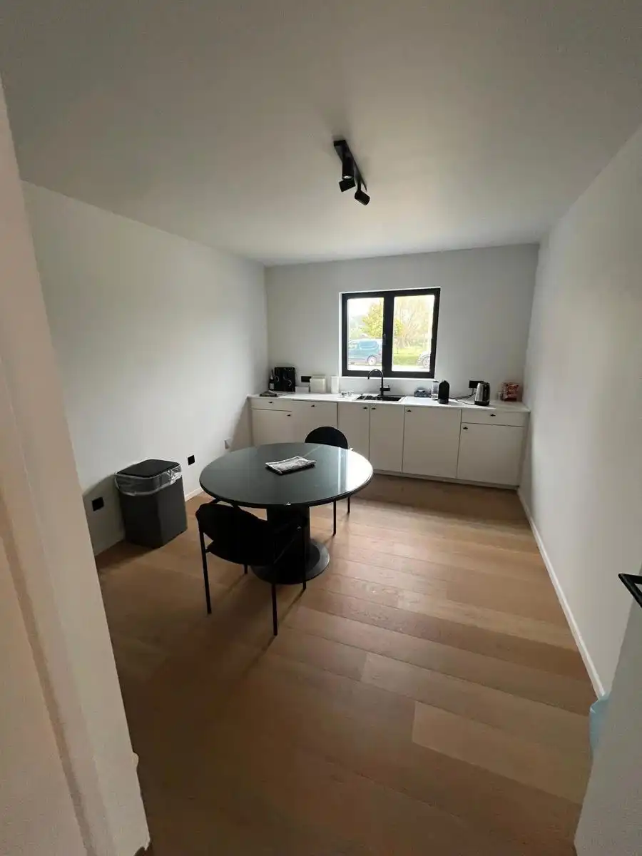 Kantoorruimte op centrale locatie foto 7