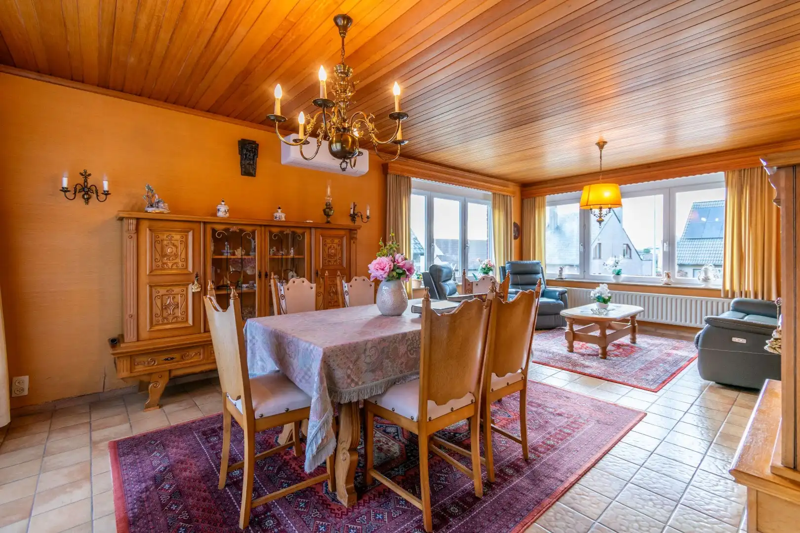 !!! OPTIE !!! Een degelijke, vrijstaande woning te Lembeek! foto 8