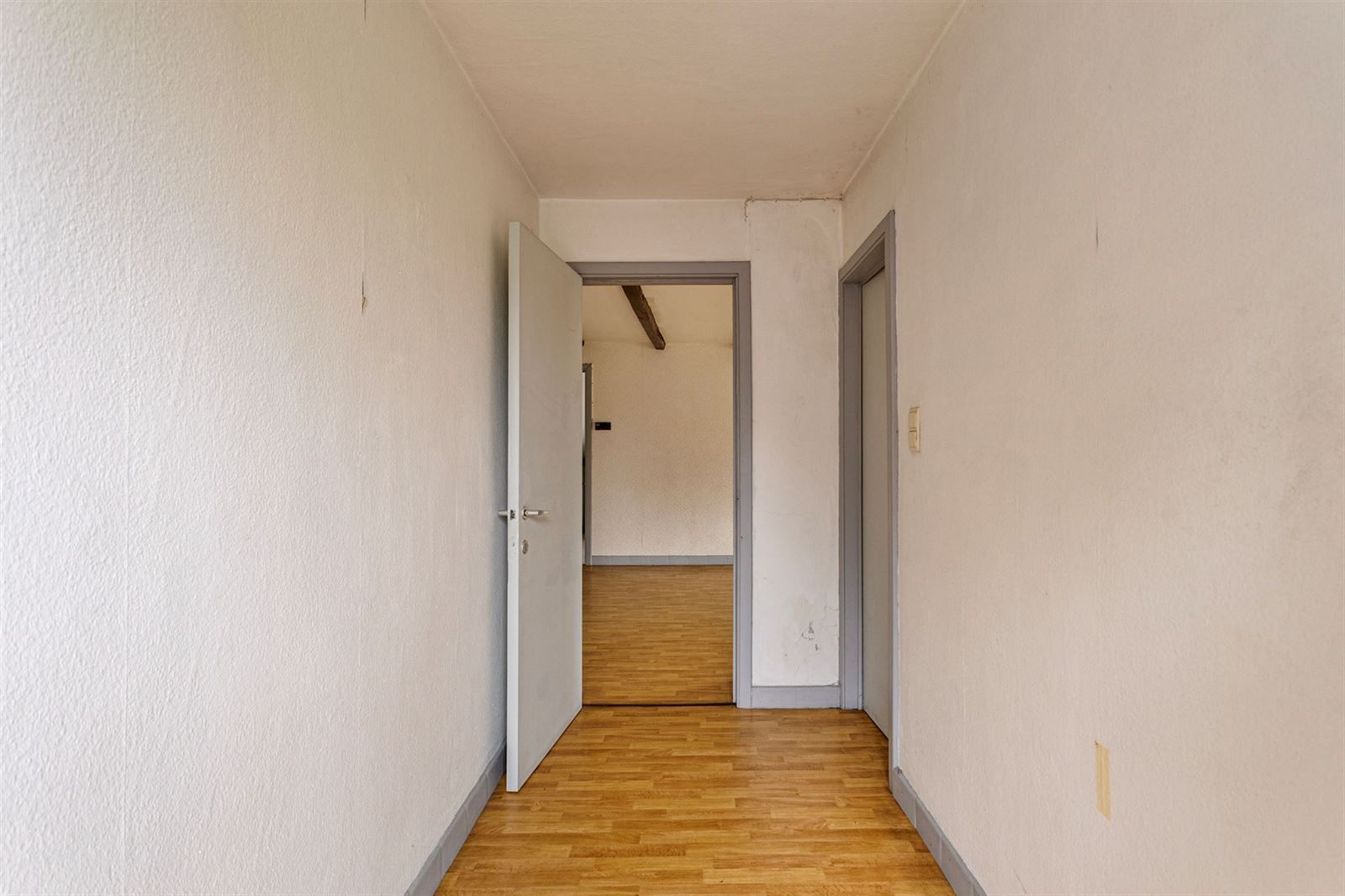 Te renoveren 4- gevel woning op 11are te Beersel  foto 20