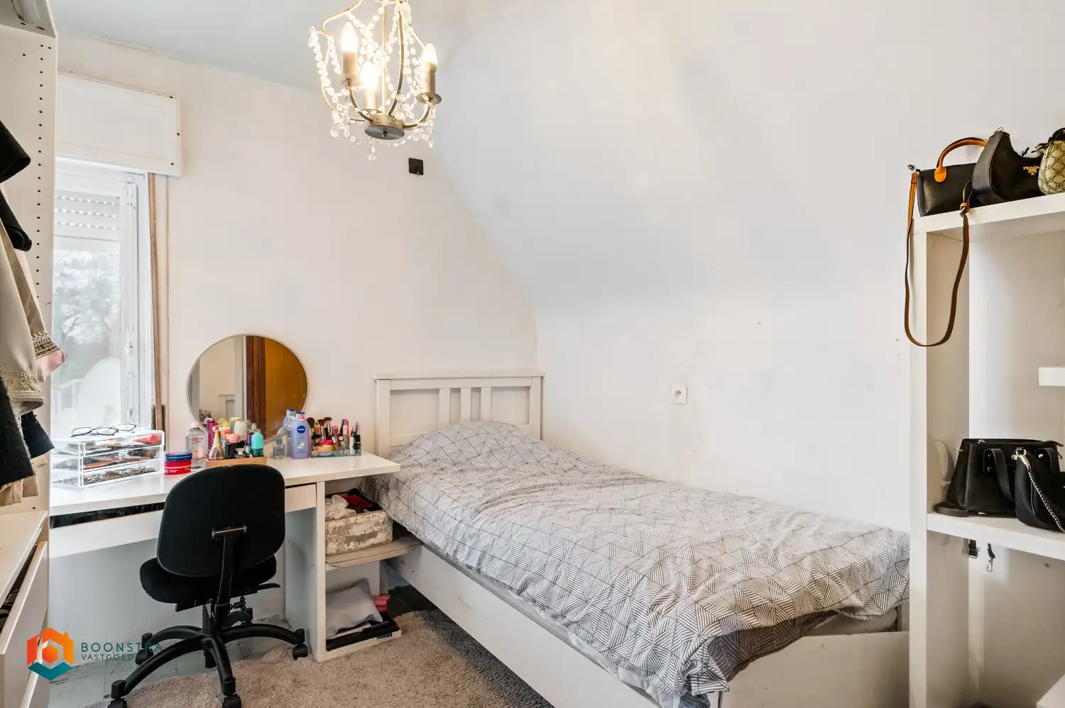 Ruime woning met 3 slpkrs foto 18