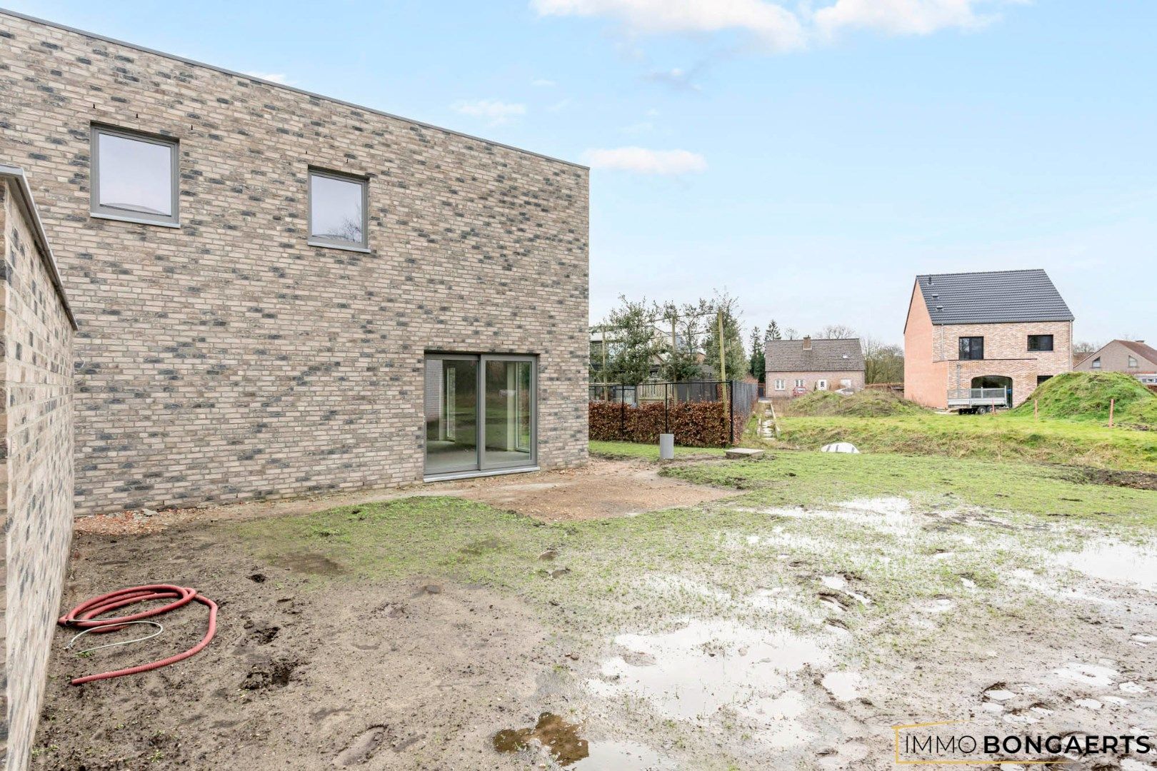 Moderne woning met drie slaapkamers  foto 28