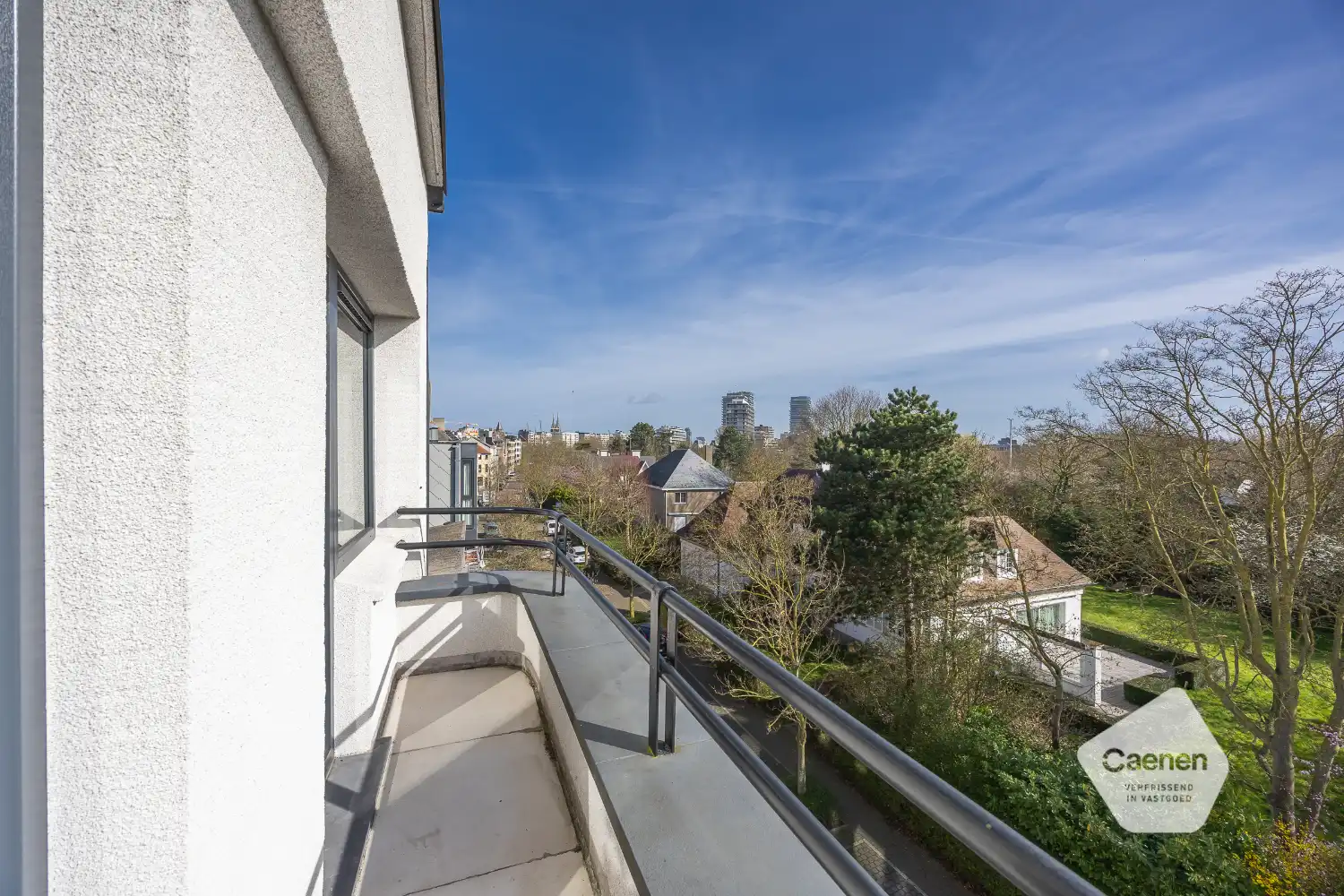 Ruim gerenoveerd drie slaapkamer appartement nabij centrum Oostende foto 25