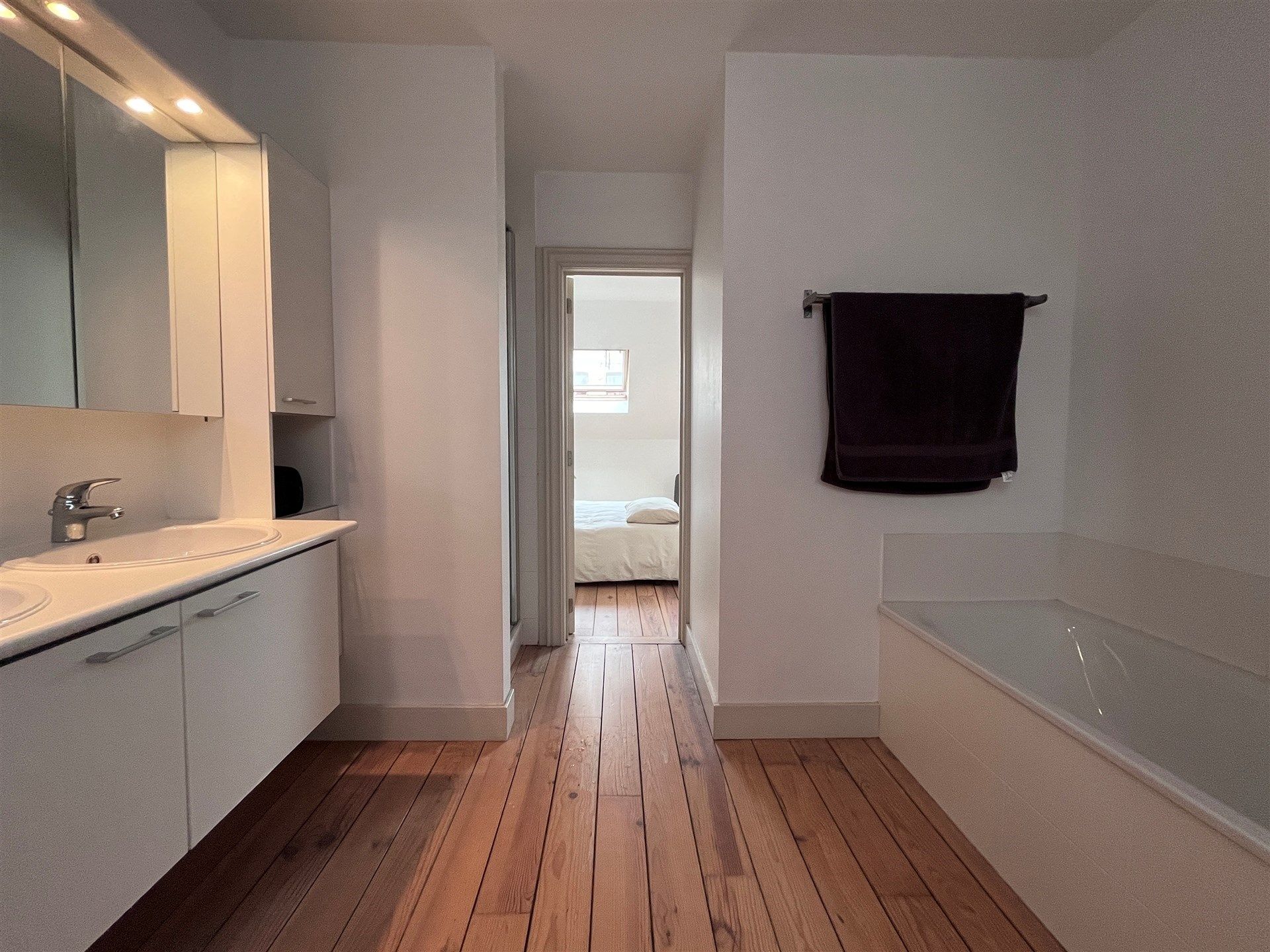 Instapklaar duplex appartement op het bruisende Zuid! foto 9