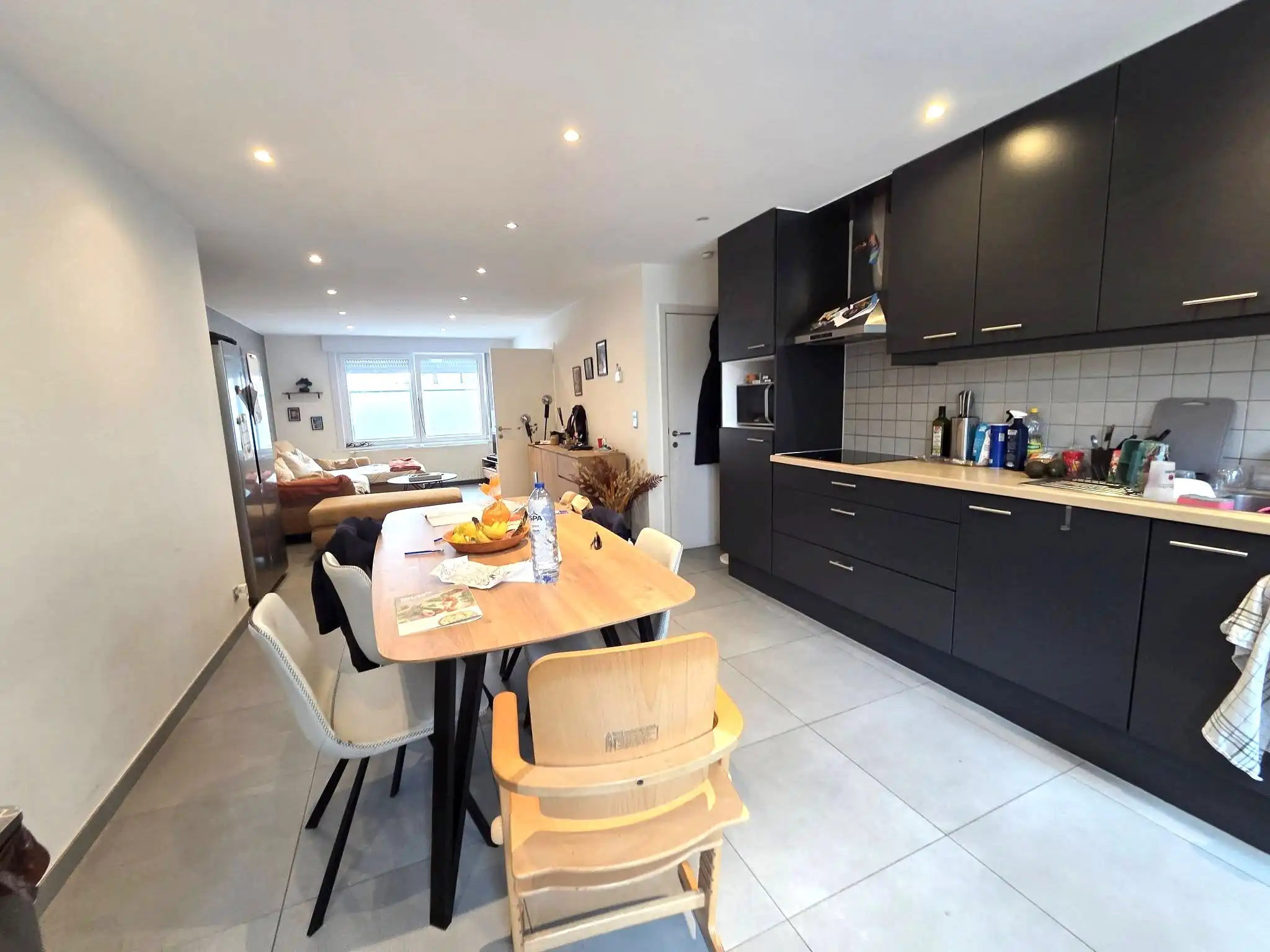 Woning met ruime garage. foto 3