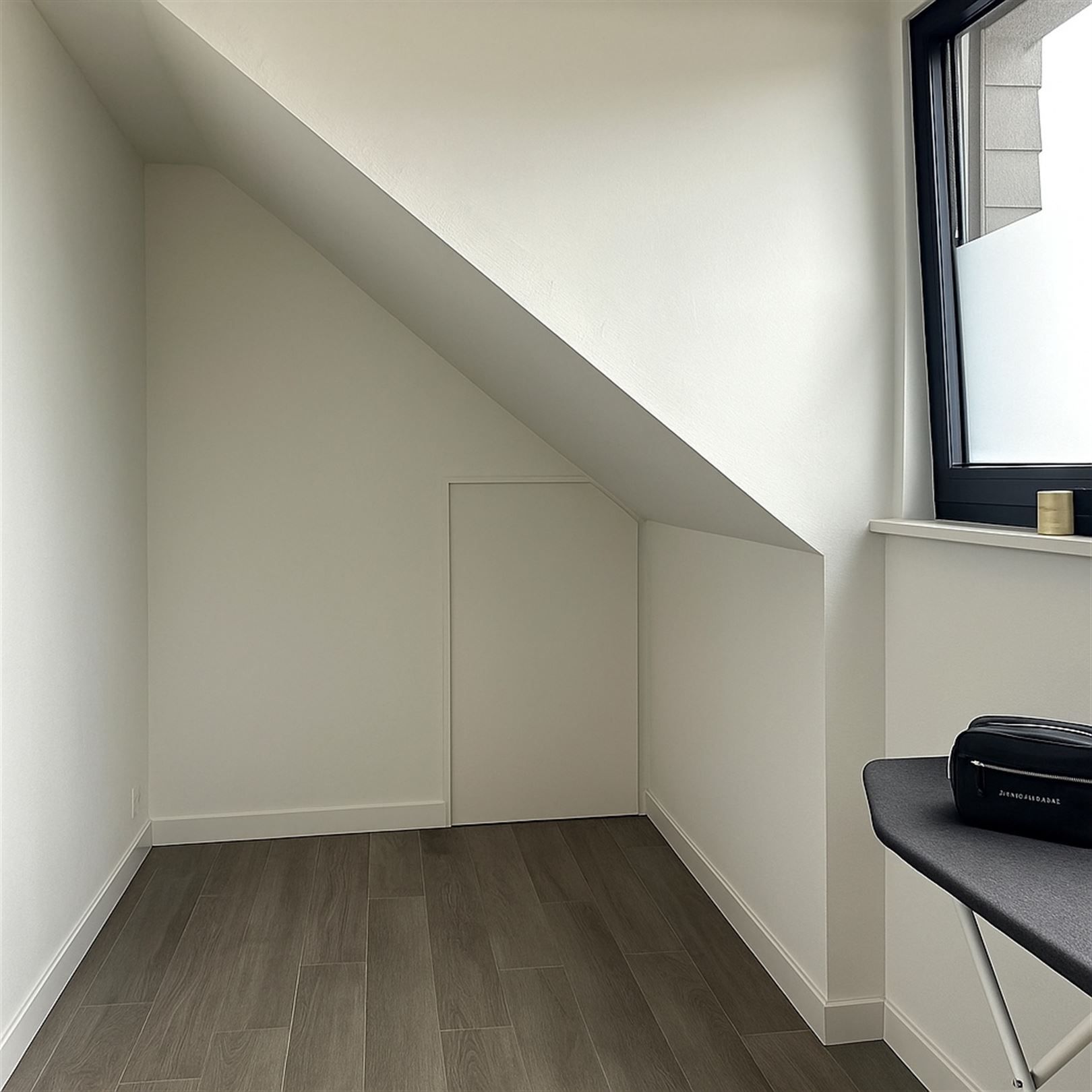 TE HUUR: Duplex-appartement met centrale ligging te Heusden-Zolder!  foto 9