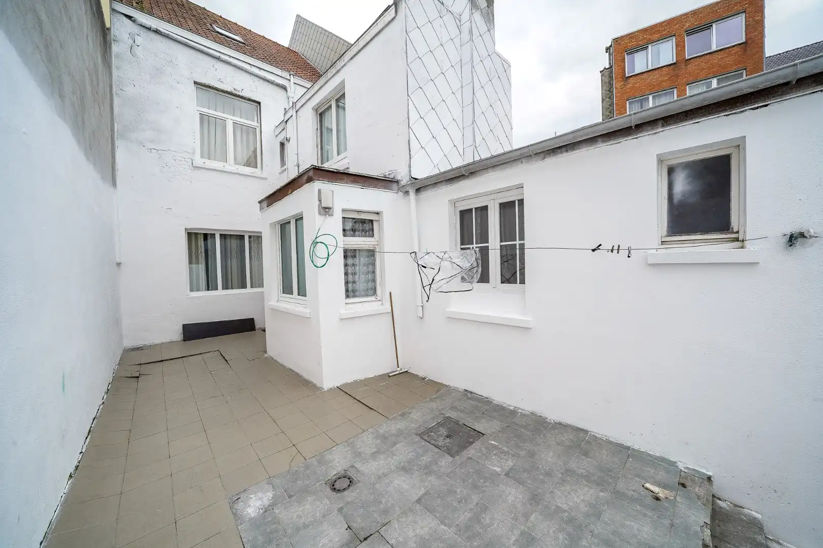 Ruime woning met 5 slaapkamers foto 9