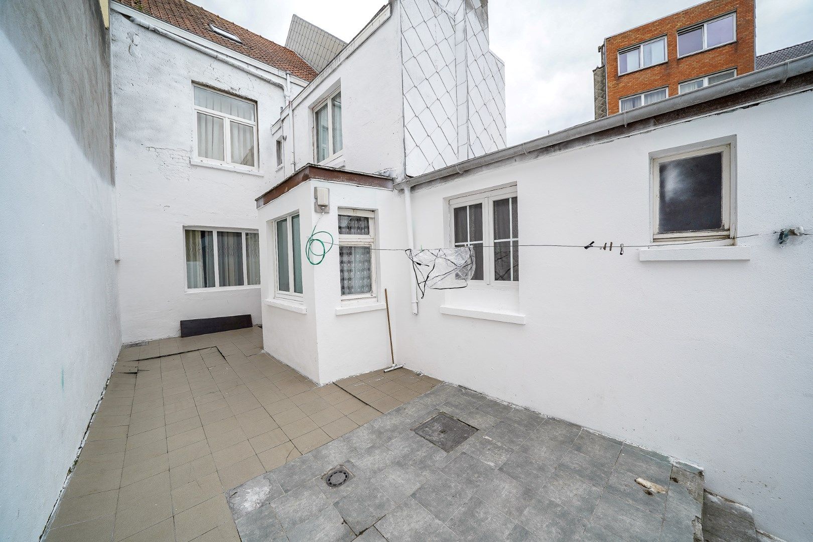 Ruime woning met 5 slaapkamers foto 9