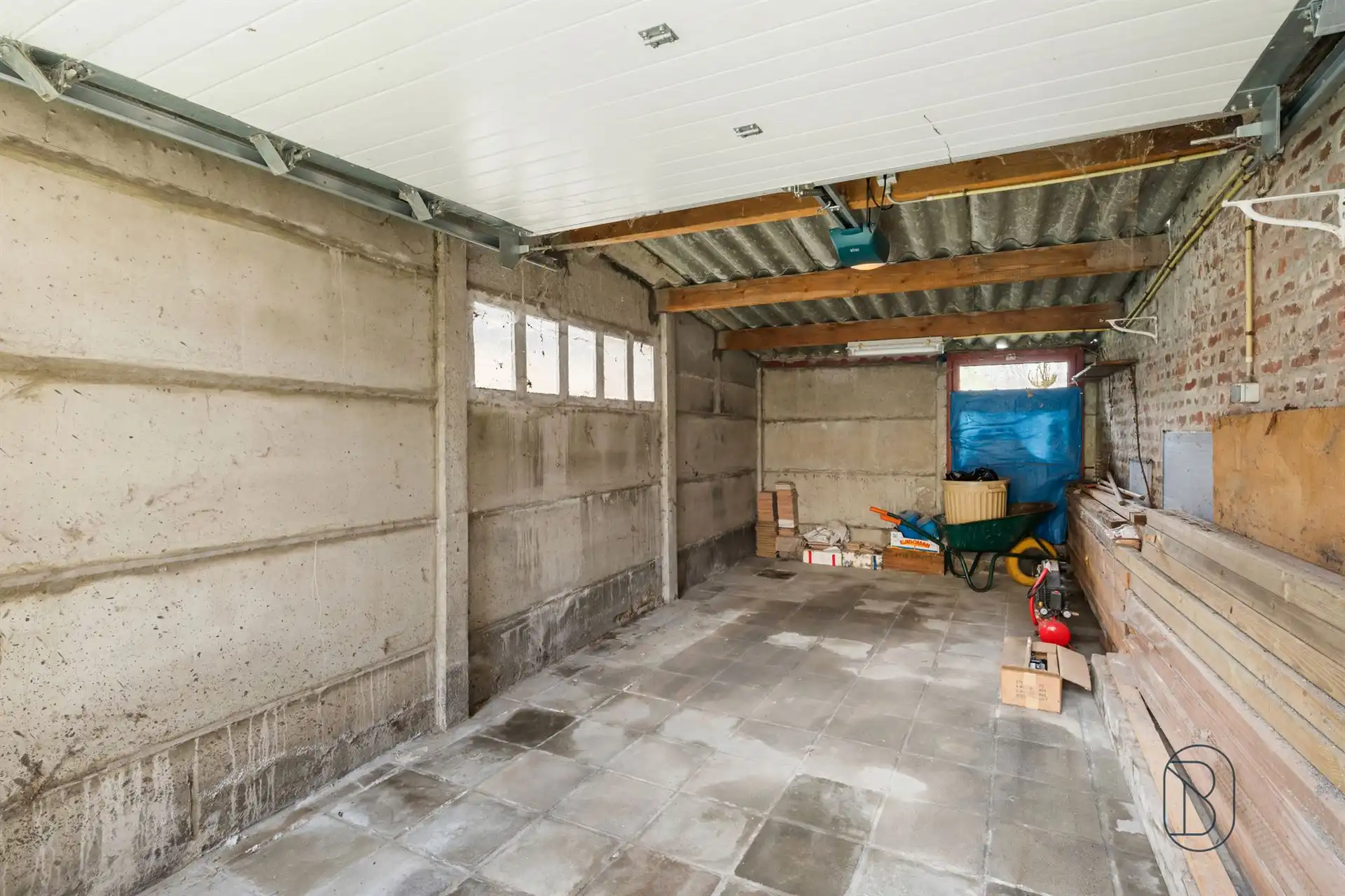Halfopen bebouwing met tuin en garage foto 14