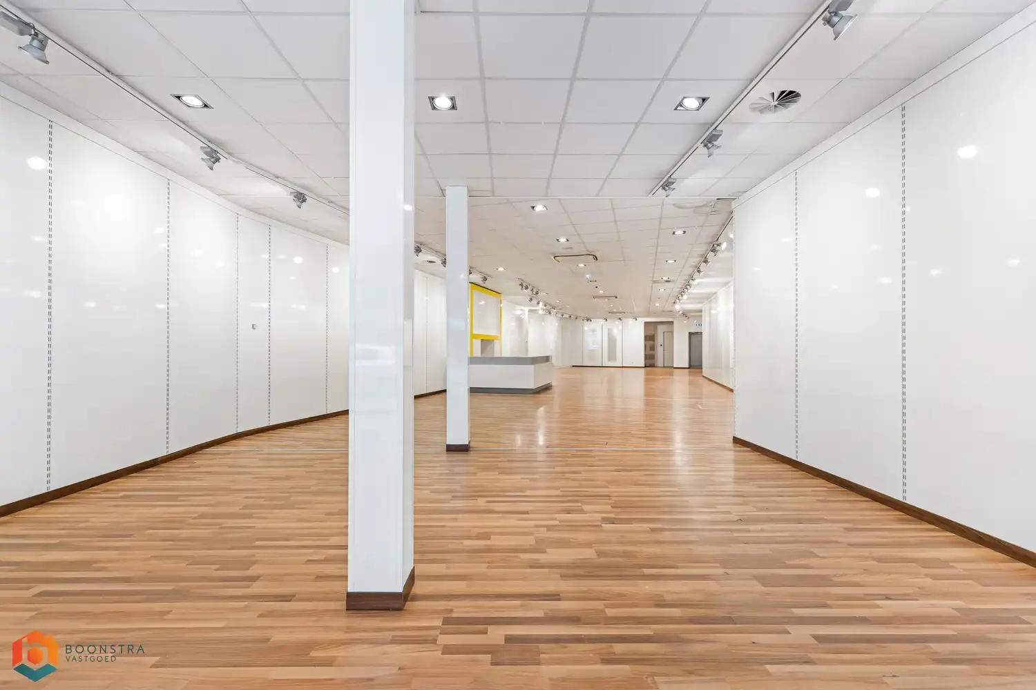 Ruim handelsgelijkvloers op een uitstekende locatie te Heist-op-den-Berg foto 2