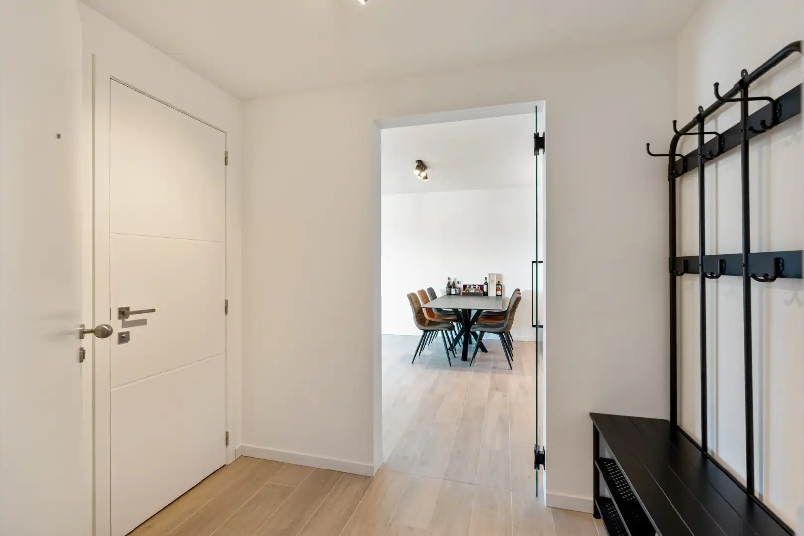 Energiezuinig 2 slpk app, 97m² + terras, parking en berging foto 2